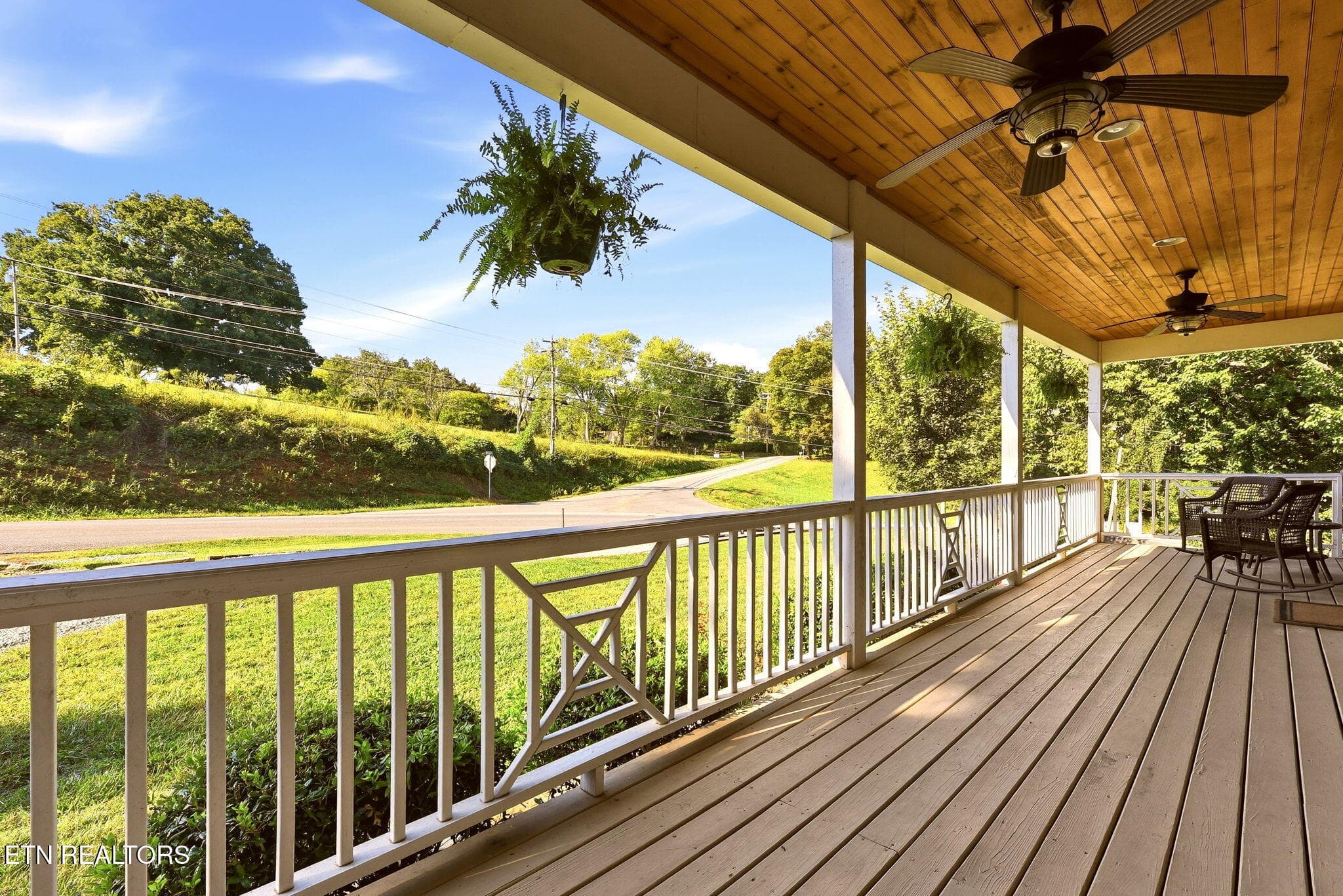 Porch - 7765 Beals Chapel Rd, Lenoir City, TN 37772