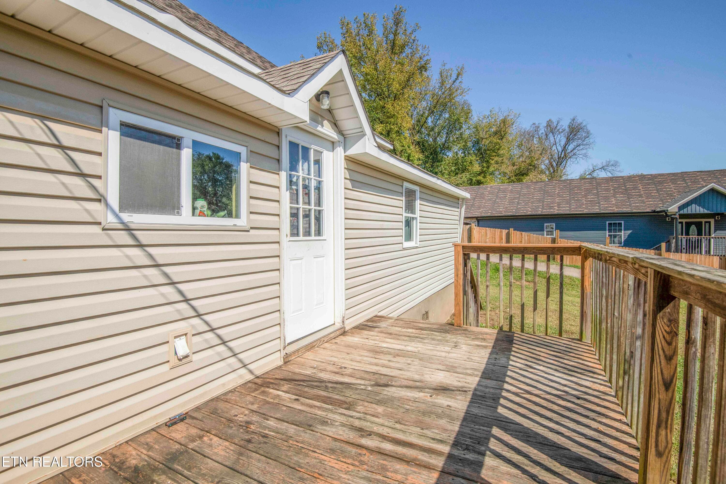 deck_1 - 1000 W Broadway St, Lenoir City, TN 37771, Lenoir City