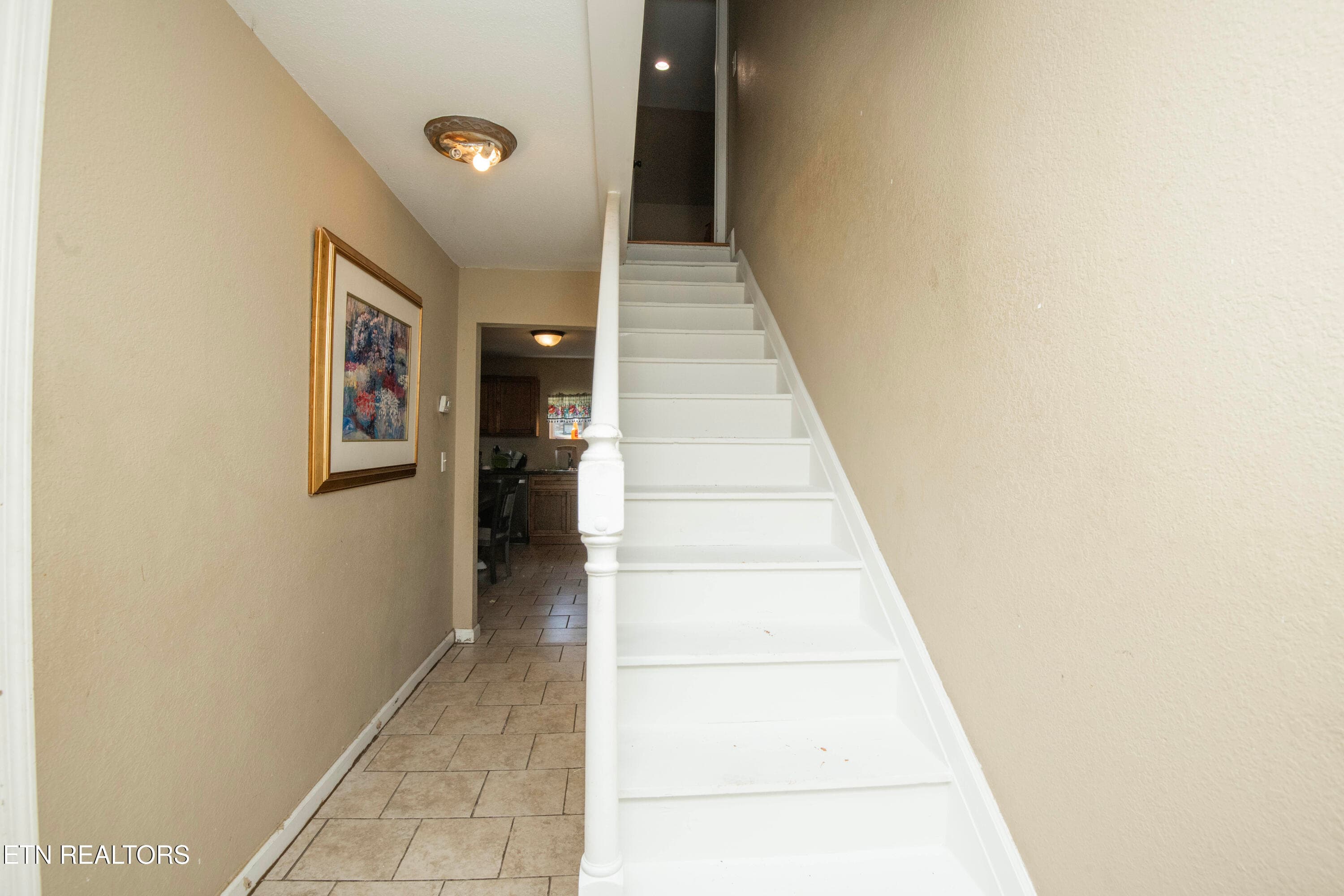 foyer - 1000 W Broadway St, Lenoir City, TN 37771, Lenoir City