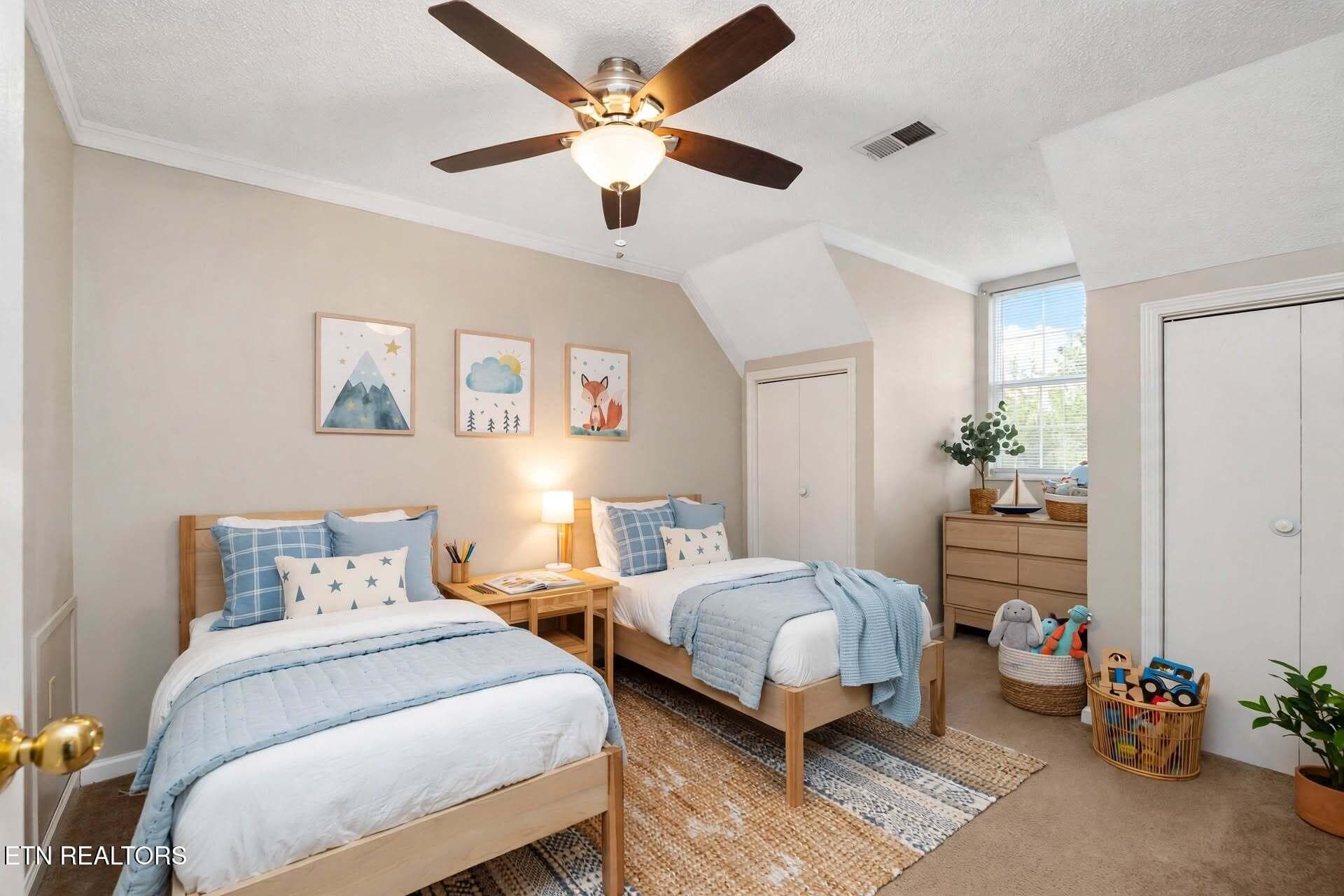 DSC09127-make-the-first-bedroom-with-gre - 3711 Apple Grove Circle, Kingsport, TN 37664