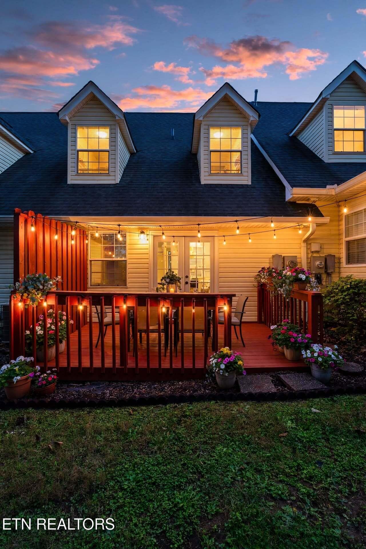 DSC09177-add-outdoor-dining-set - 3711 Apple Grove Circle, Kingsport, TN 37664