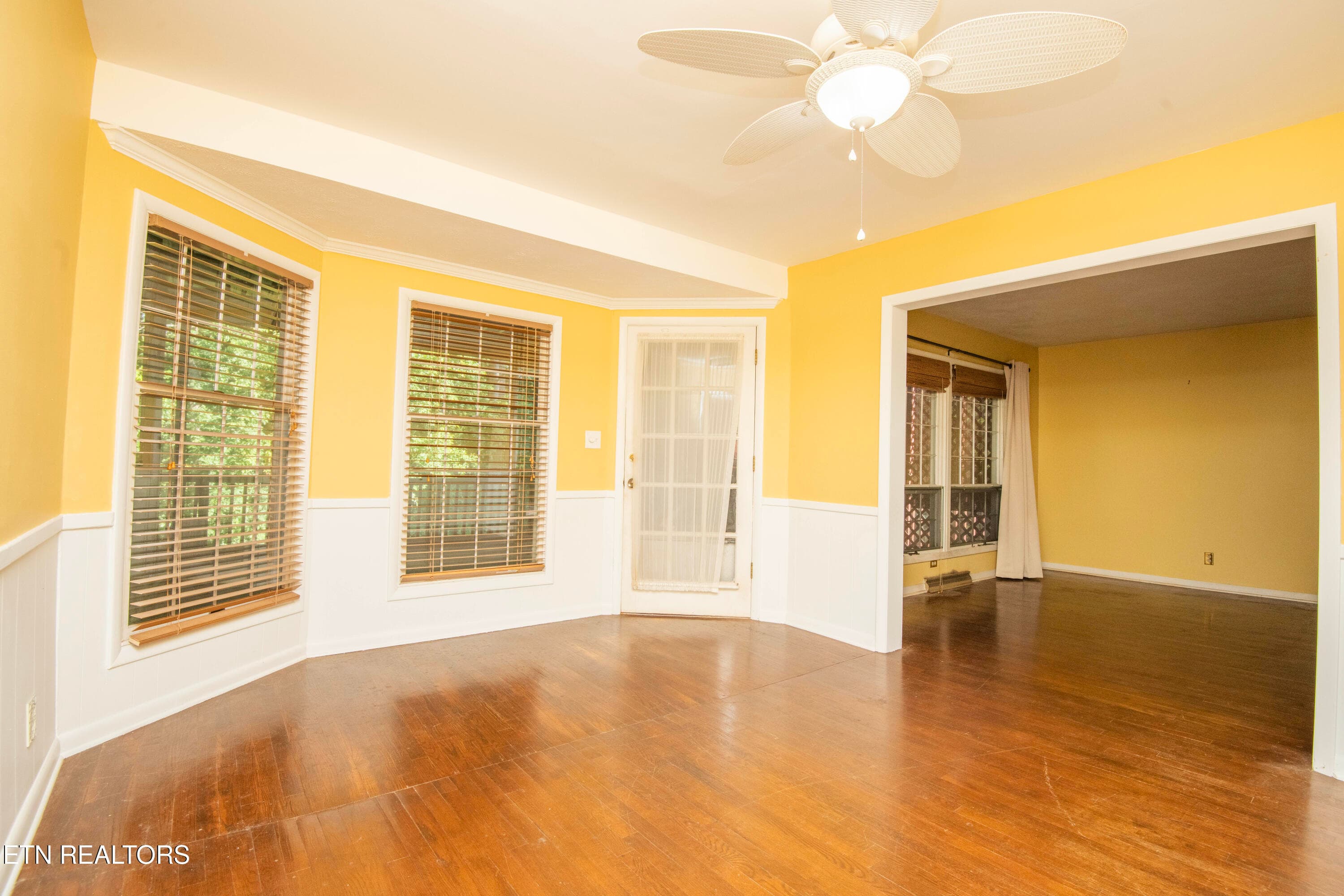 Dining to Deck - 7705 Twining Drive, Knoxville, TN 37919, Knoxville