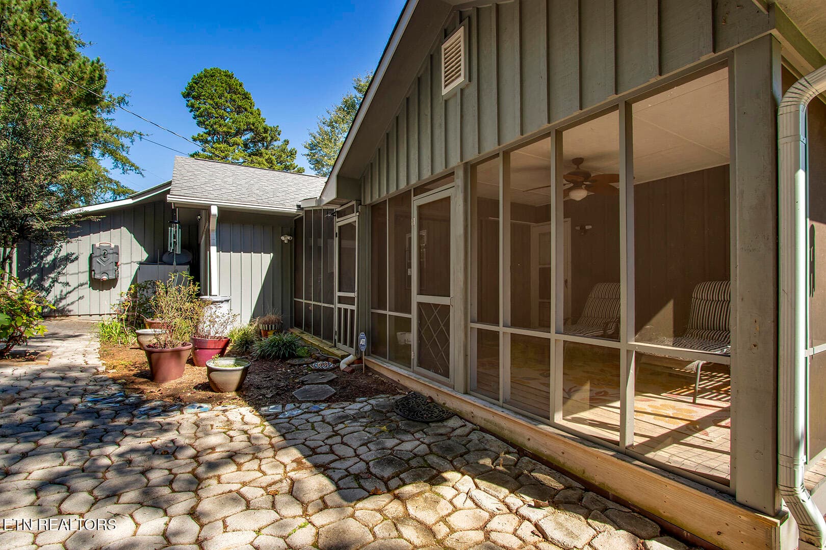 39_209 Lovin Farm Road_Patio01-ScreenedP - 209 Lovin Farm Rd, Vonore, TN 37885
