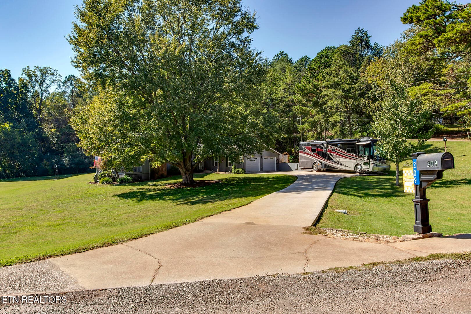 50_209 Lovin Farm Road_Driveway - 209 Lovin Farm Rd, Vonore, TN 37885