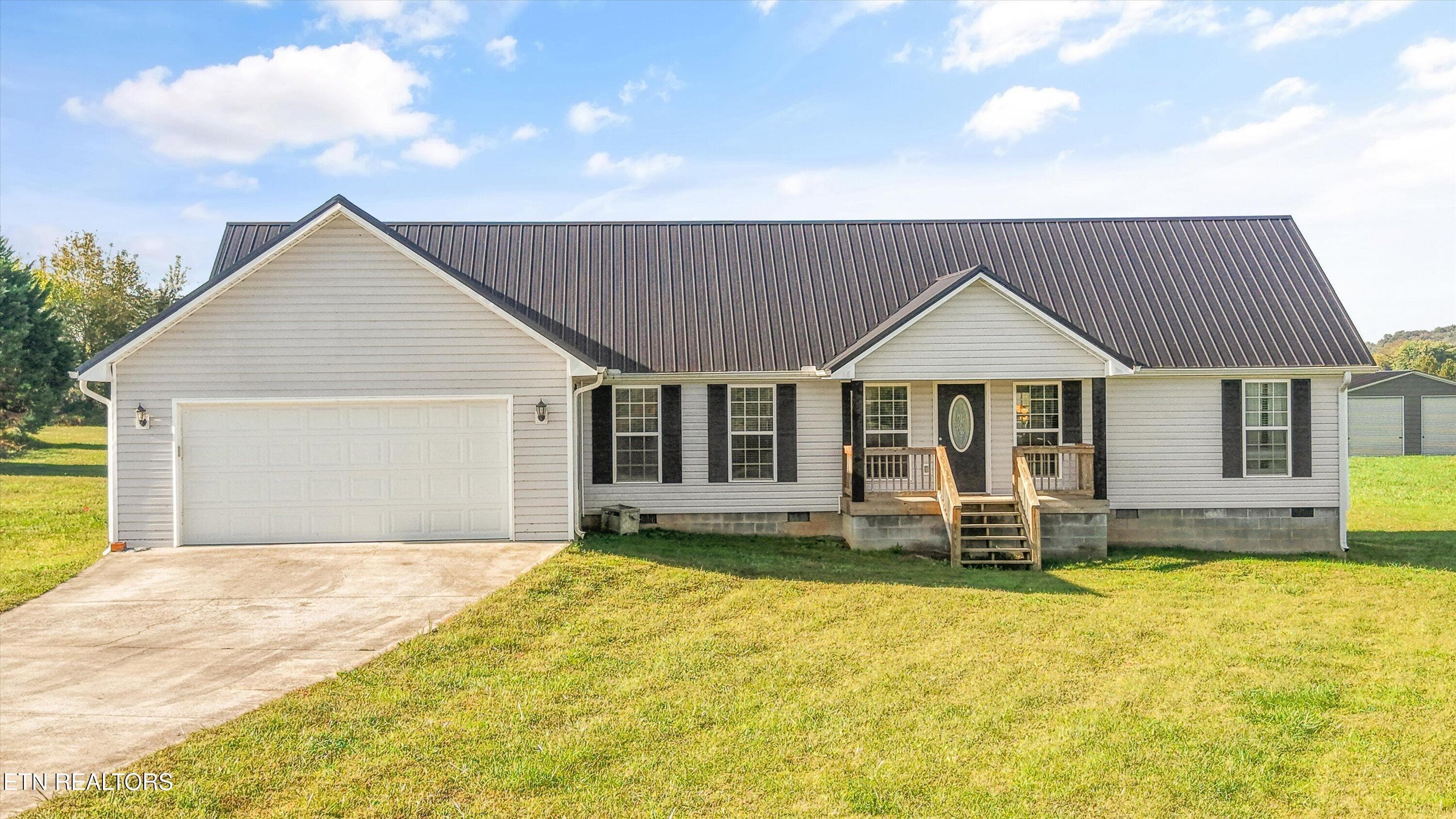 front of home - 935 Oakland Rd, Sweetwater, TN 37874, Sweetwater
