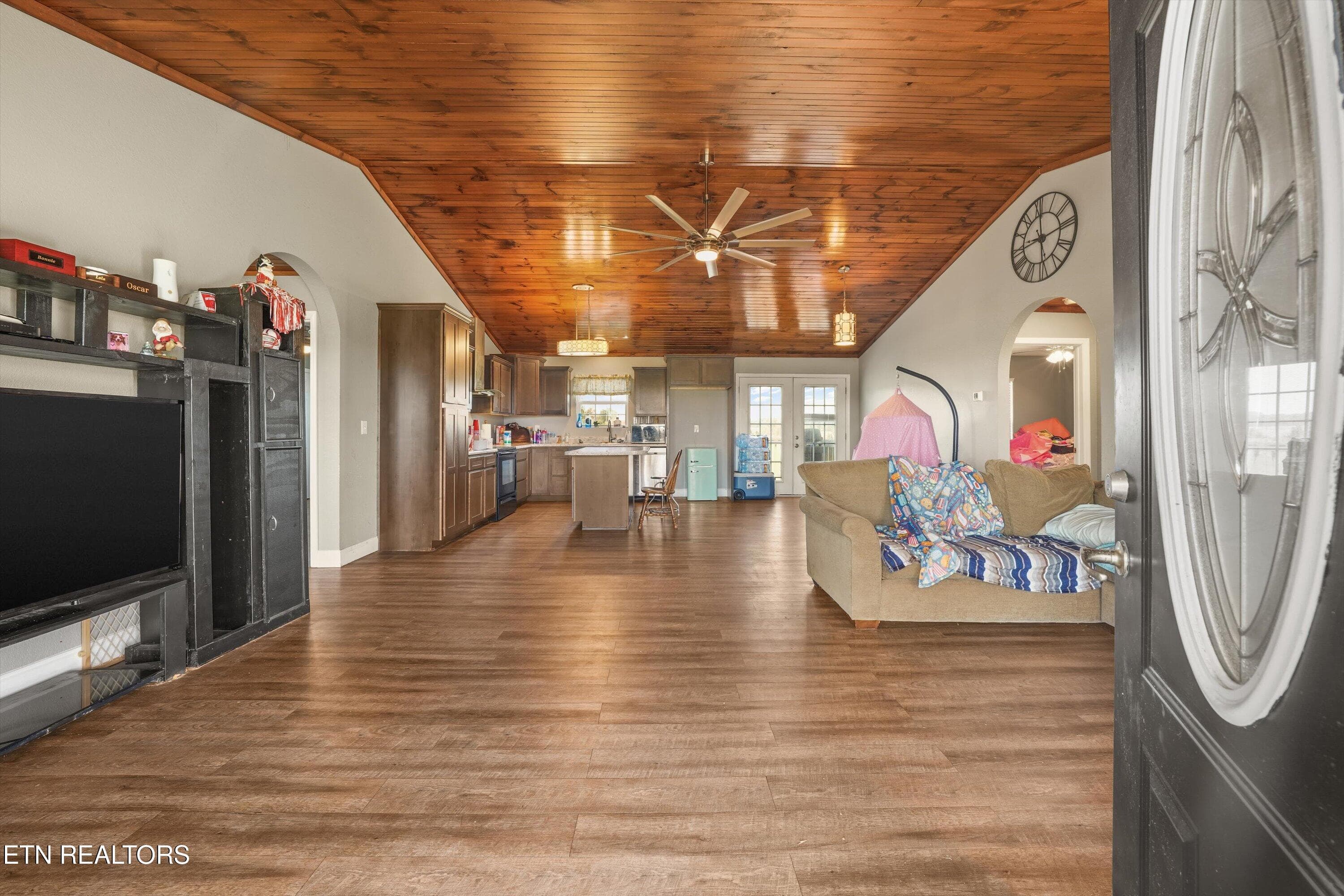 entrance - 935 Oakland Rd, Sweetwater, TN 37874, Sweetwater