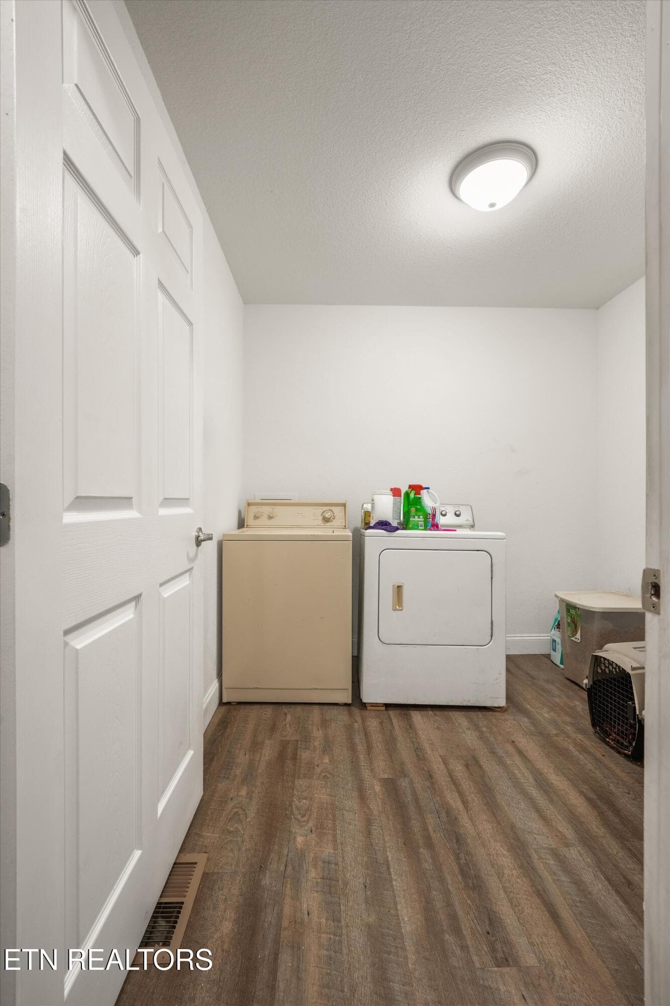 laundry room - 935 Oakland Rd, Sweetwater, TN 37874, Sweetwater