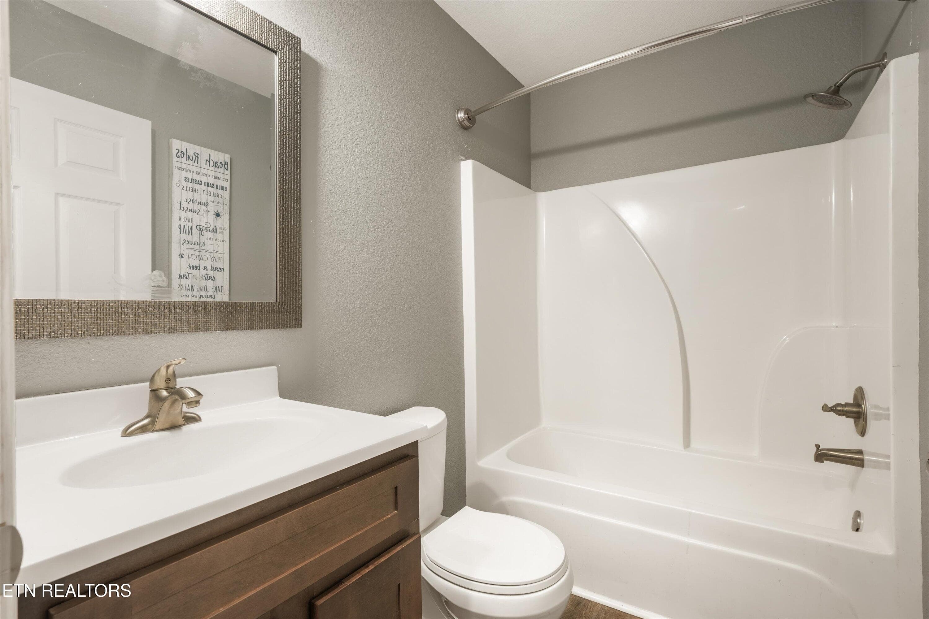 2nd bath - 935 Oakland Rd, Sweetwater, TN 37874, Sweetwater
