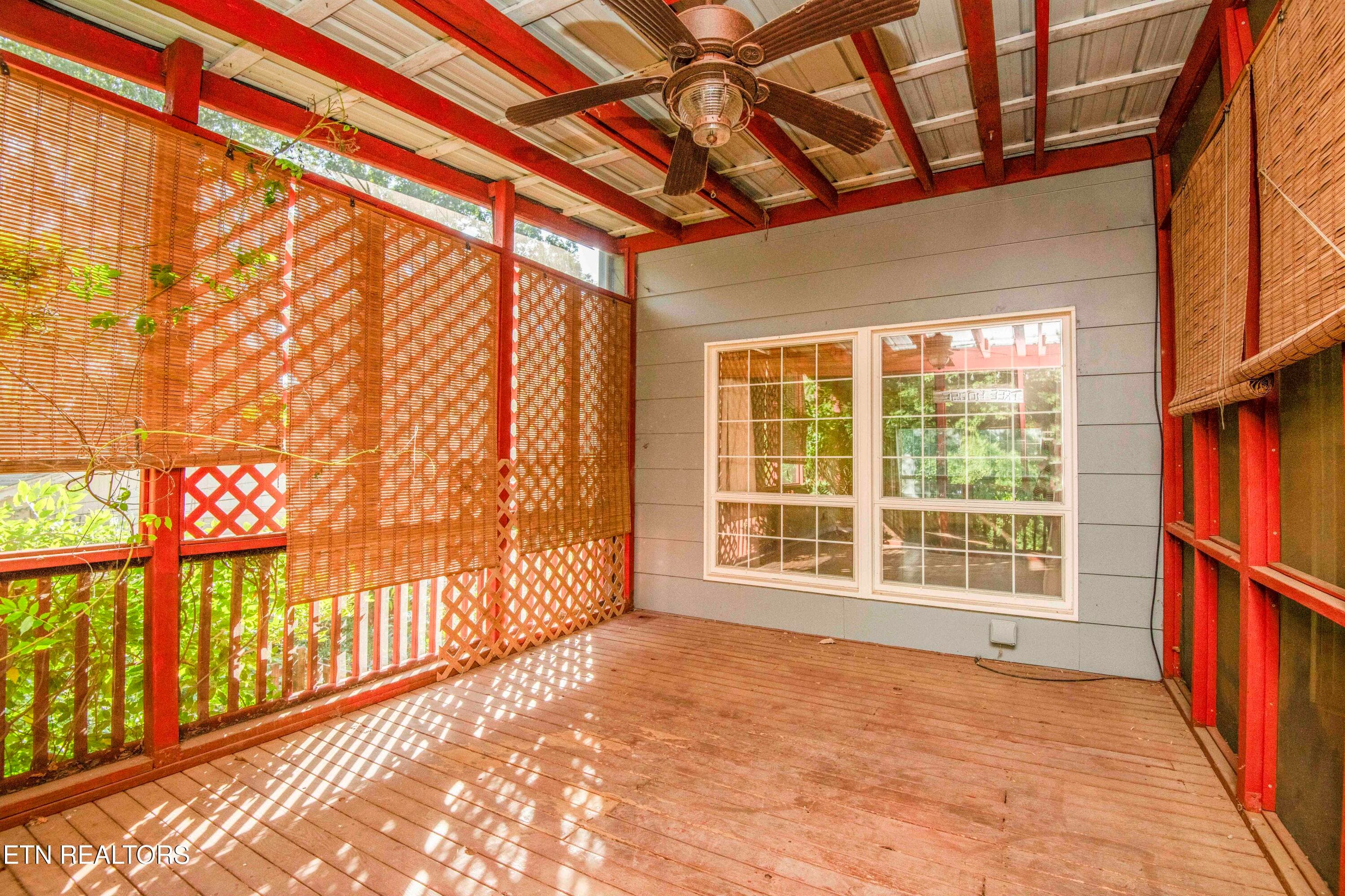 Screen Porch - 7705 Twining Drive, Knoxville, TN 37919, Knoxville