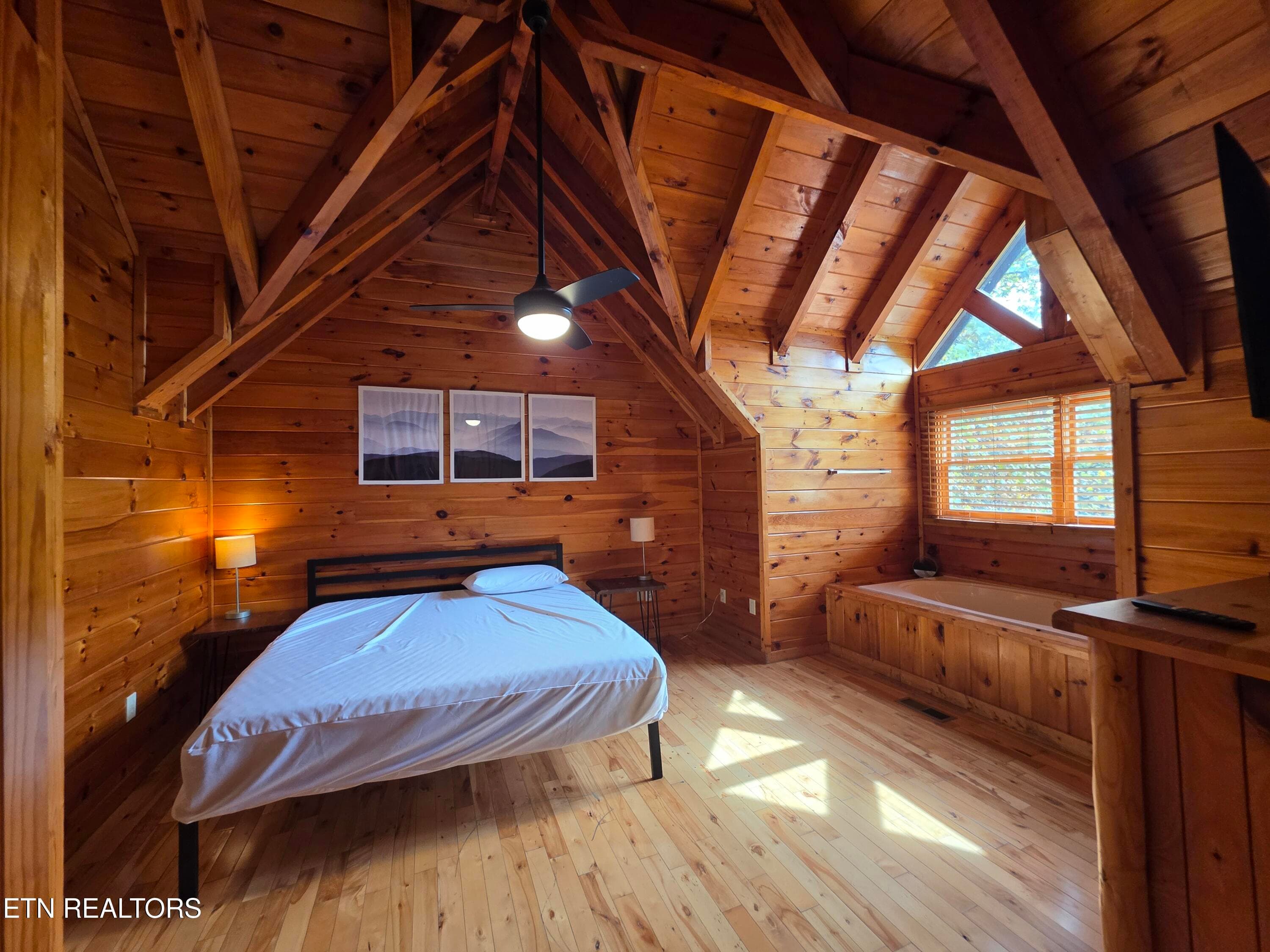 Bed # 2 - 2336 Breezy Rd, Sevierville, TN 37876, Sevierville