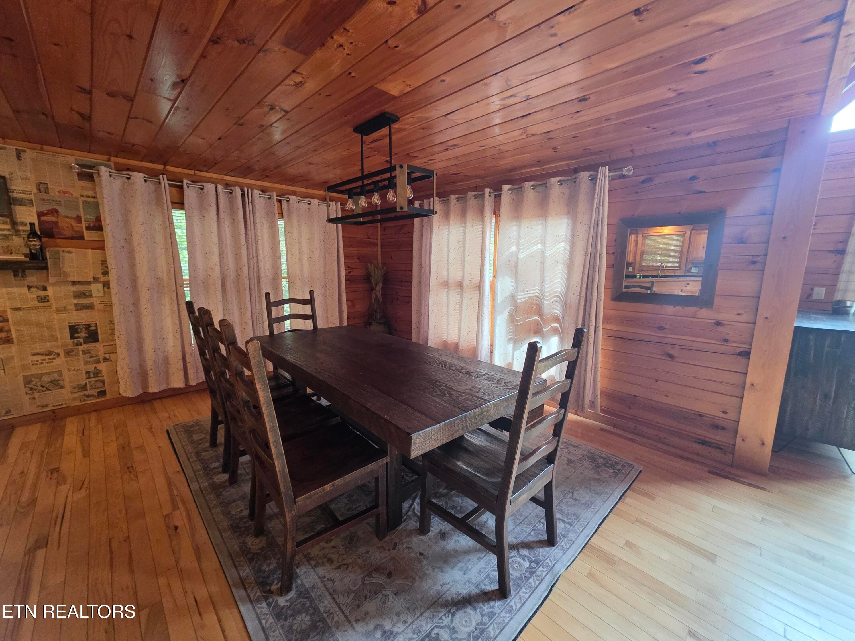 dinning-1 - 2336 Breezy Rd, Sevierville, TN 37876, Sevierville