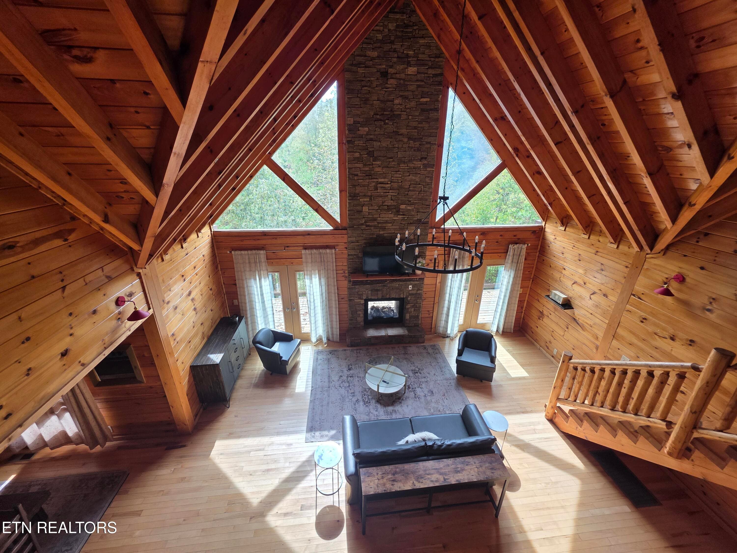 L R Overview - 2336 Breezy Rd, Sevierville, TN 37876, Sevierville