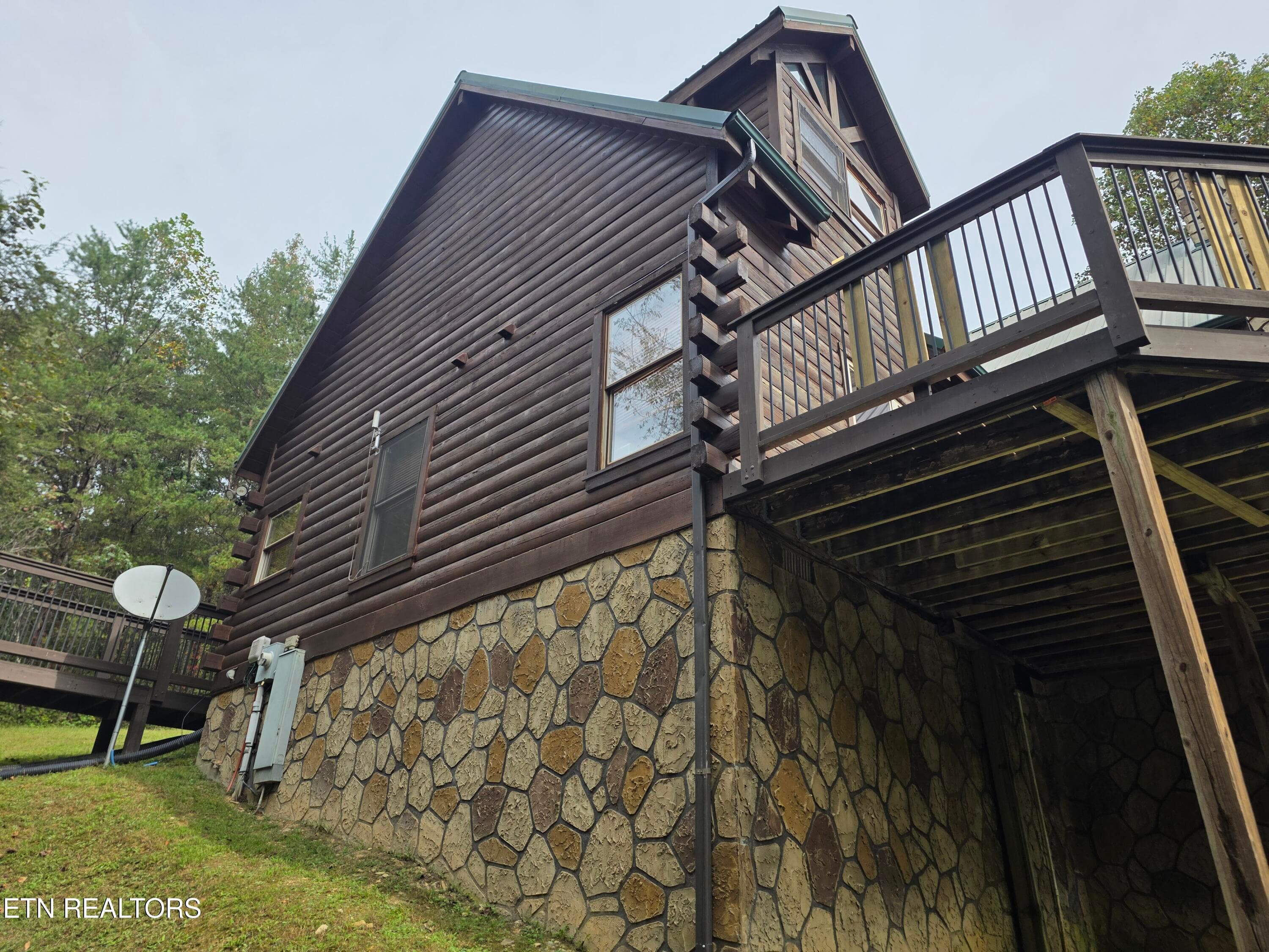 L-side - 2336 Breezy Rd, Sevierville, TN 37876, Sevierville