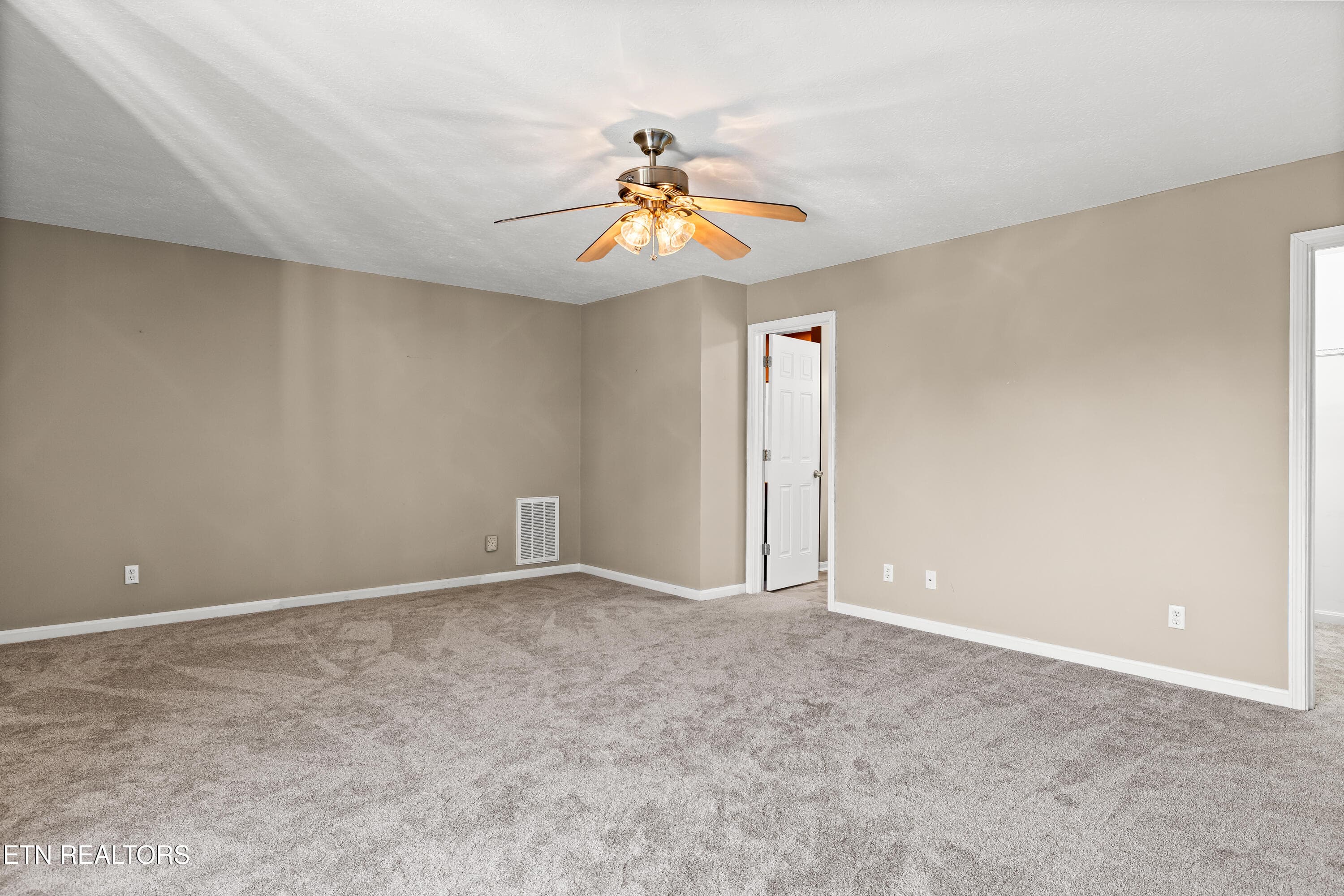 6054PleasantRunLn-35 - 6054 Pleasant Run Lane, Knoxville, TN 37918, Knoxville