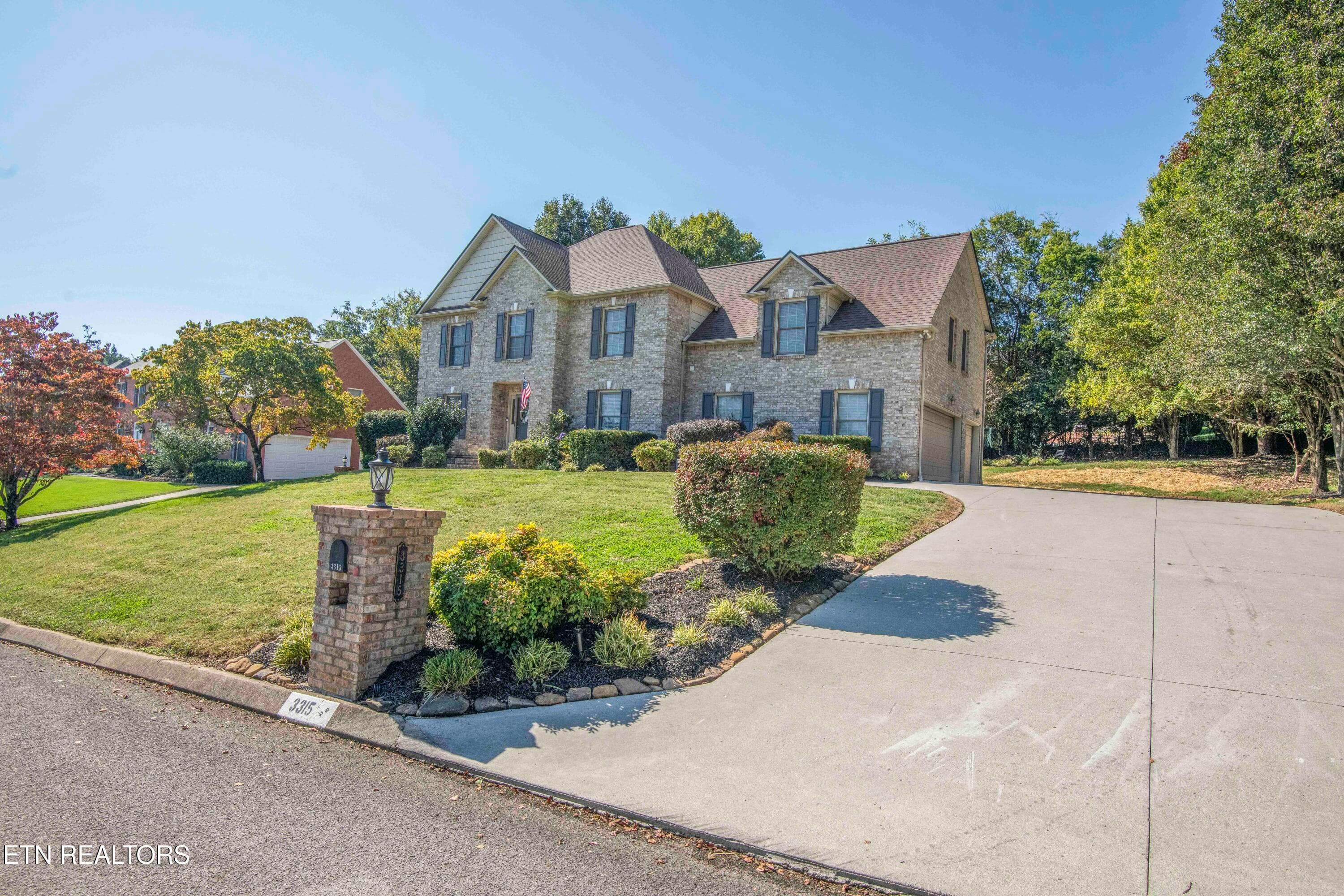 3315 Whispering Oaks Drive, Knoxville, TN 37938