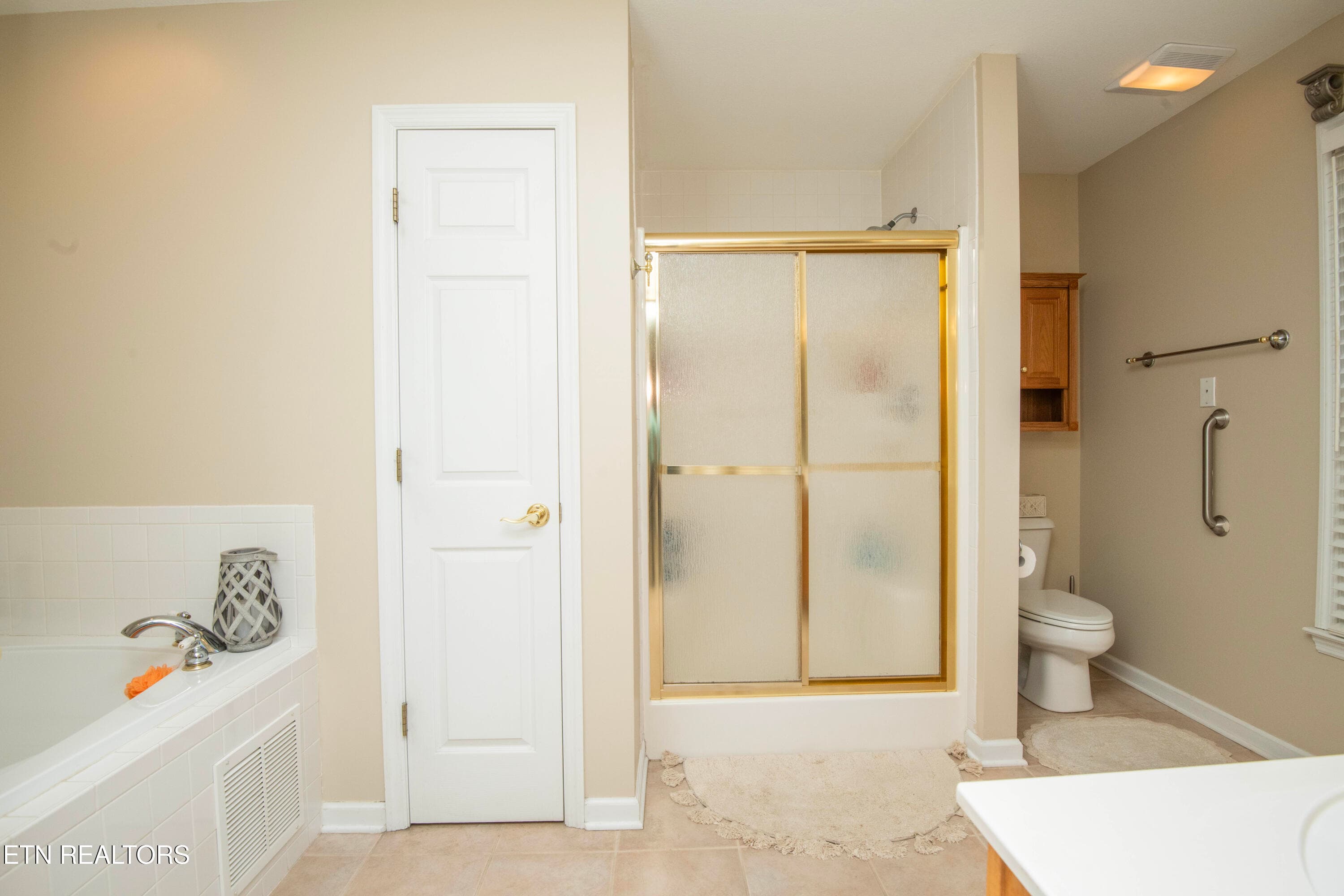 Master Bath - 3315 Whispering Oaks Drive, Knoxville, TN 37938, Knoxville