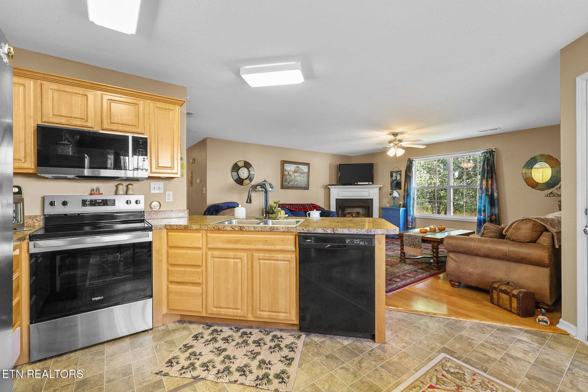 15-web-or-mls-3F1A1151-topaz - 1120 Stone Creek Lane, Sevierville, TN 37876