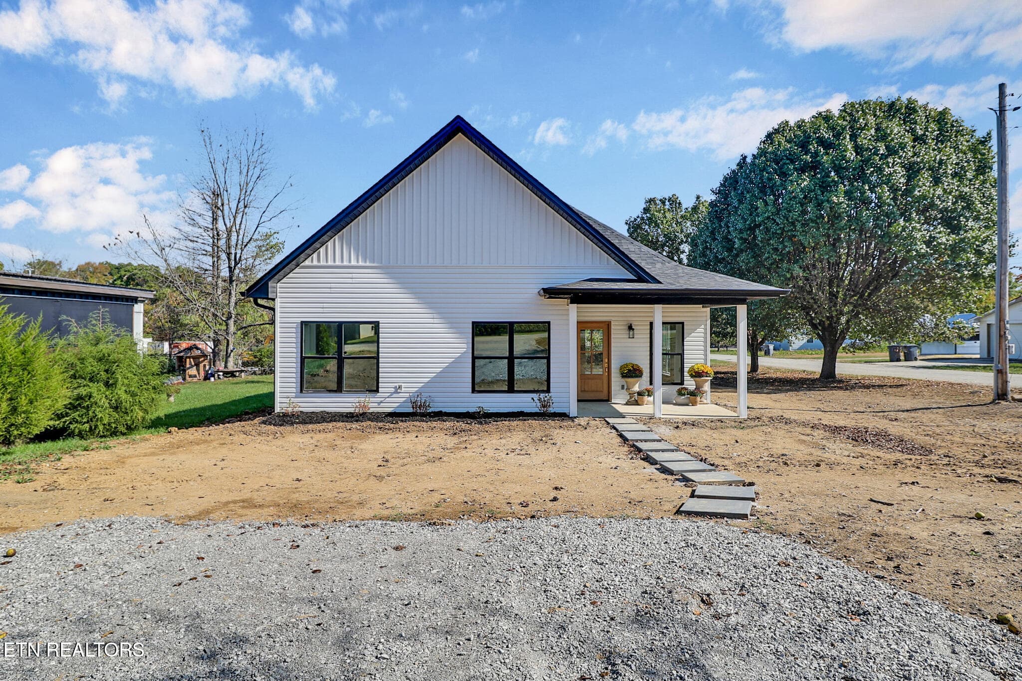 n44a3288-n44a3292 - 304 W Stewart Ave, Monterey, TN 38574