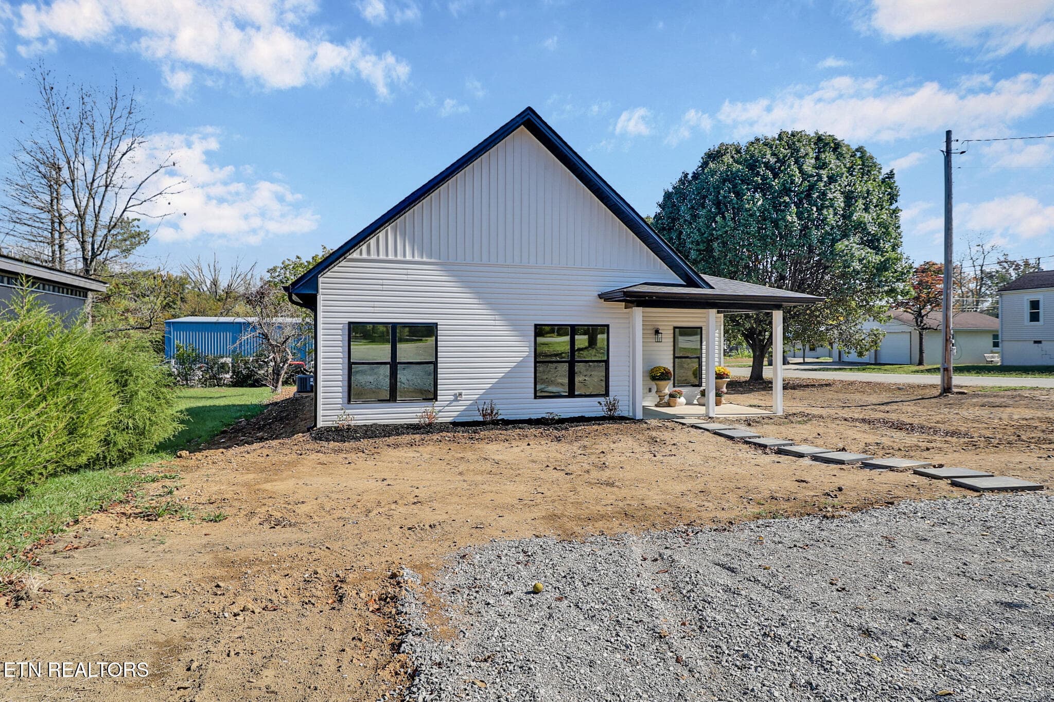 304 W Stewart Ave, Monterey, TN 38574
