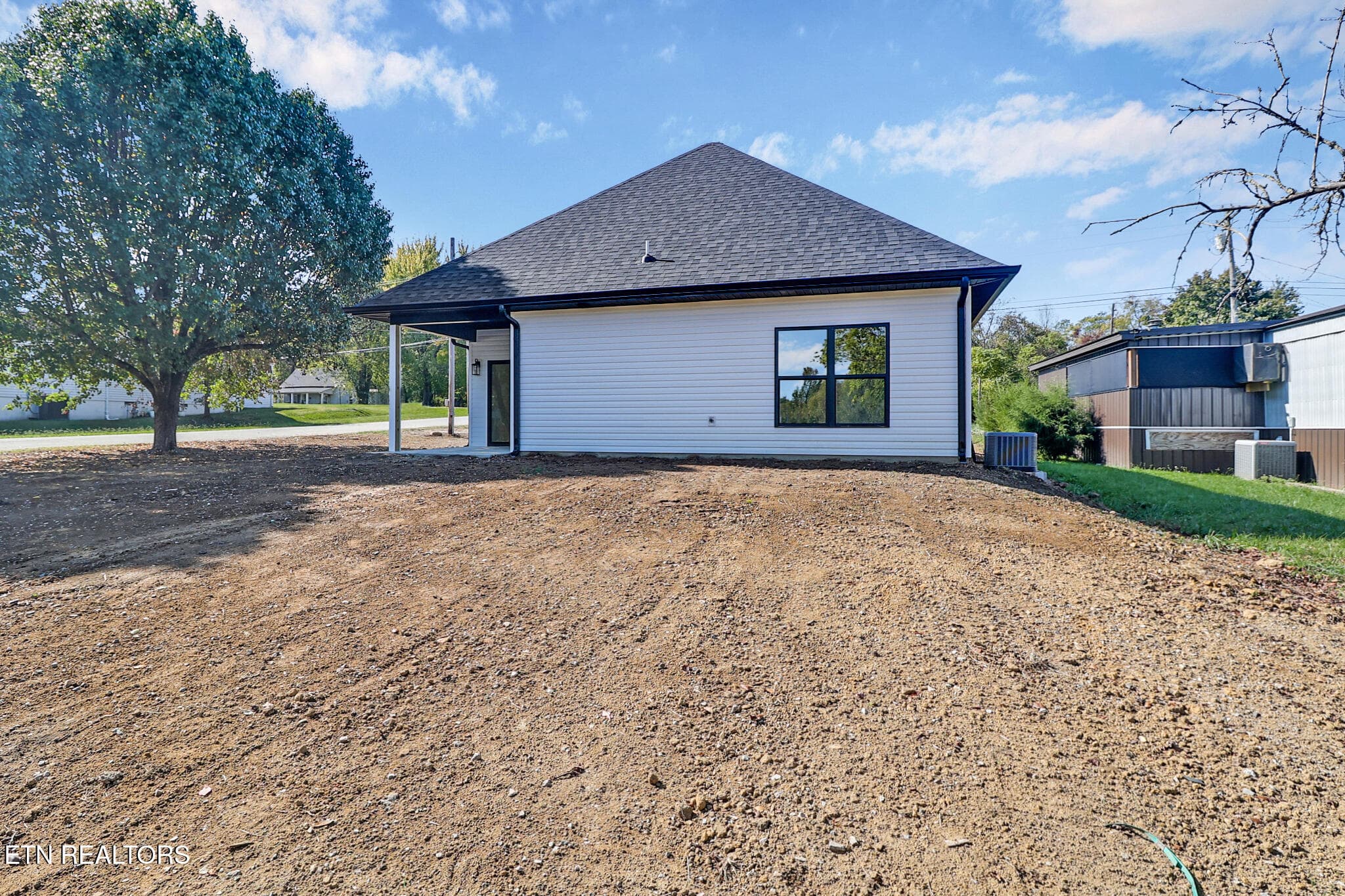 n44a3313-n44a3317 - 304 W Stewart Ave, Monterey, TN 38574