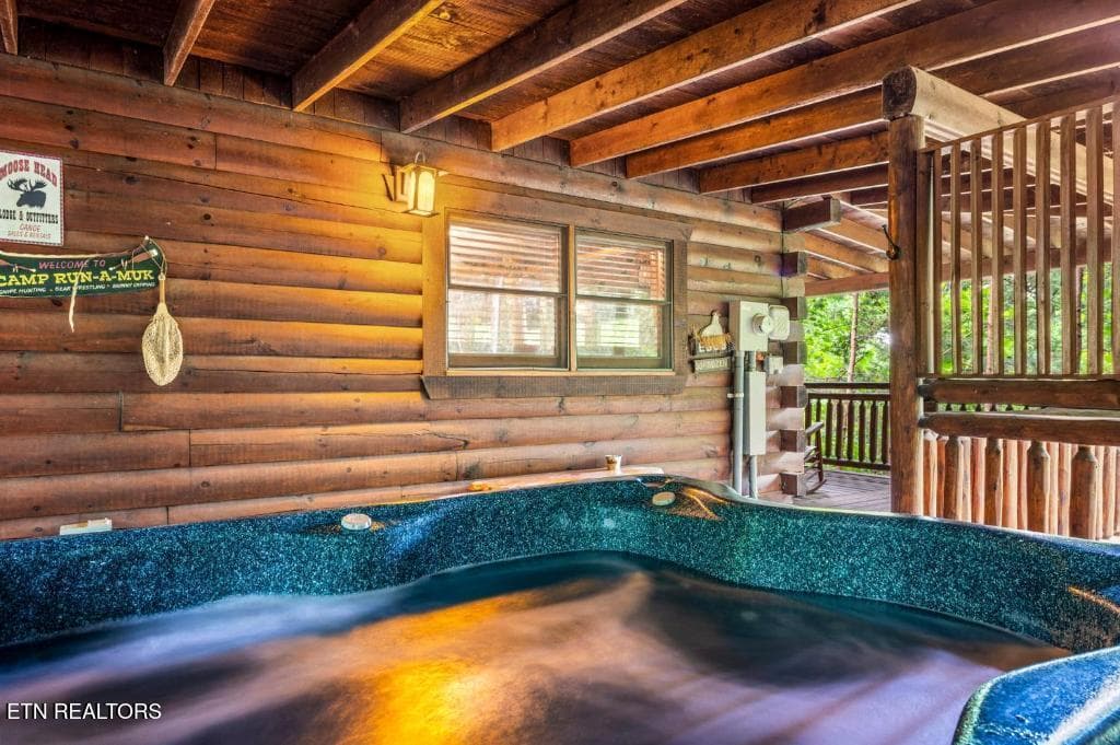 Porch Hot Tub - 4408 Ashli Erin Way, Gatlinburg, TN 37738