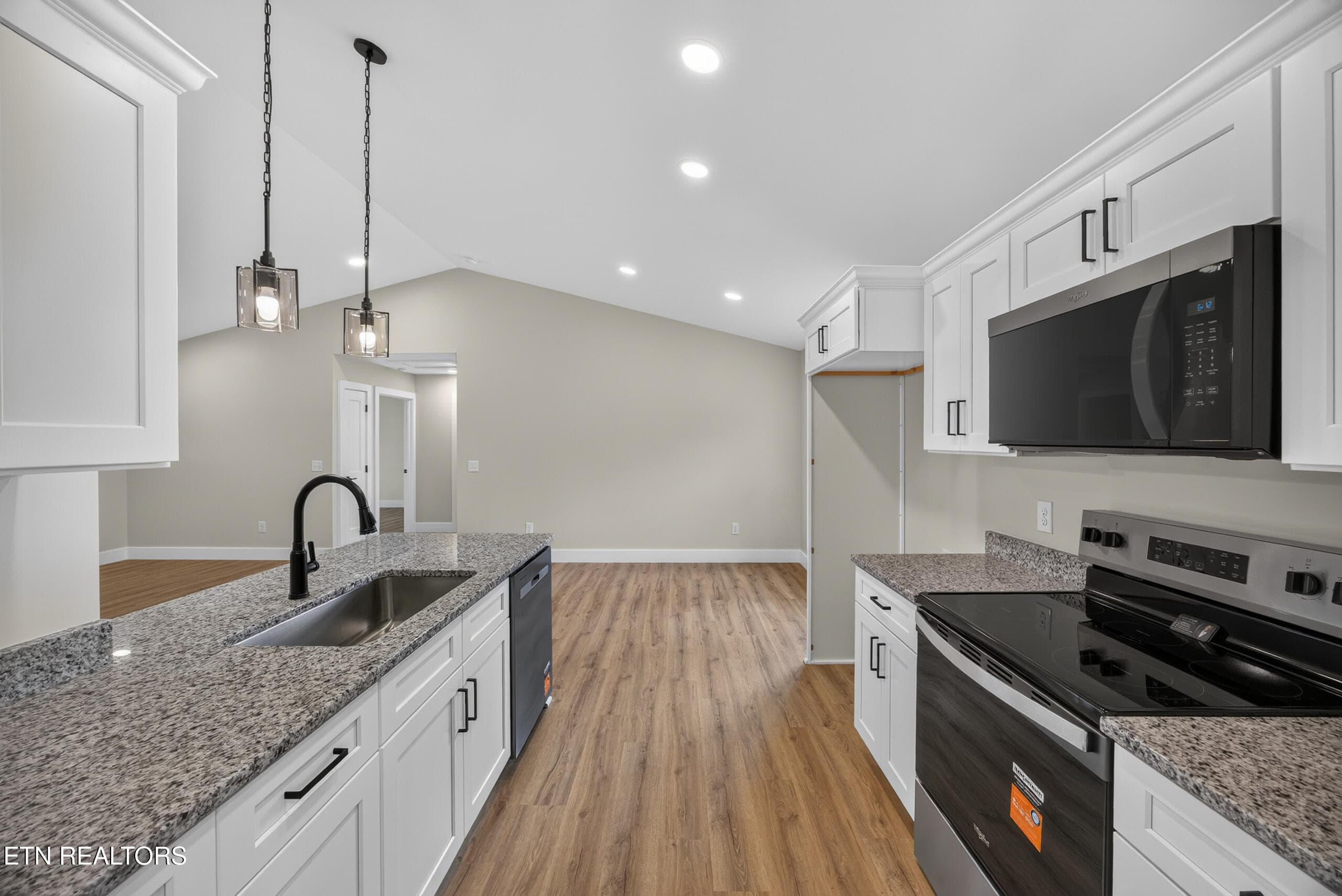 016_8N5A1518 - 997 Hutchins Bend Rd, Sparta, TN 38583