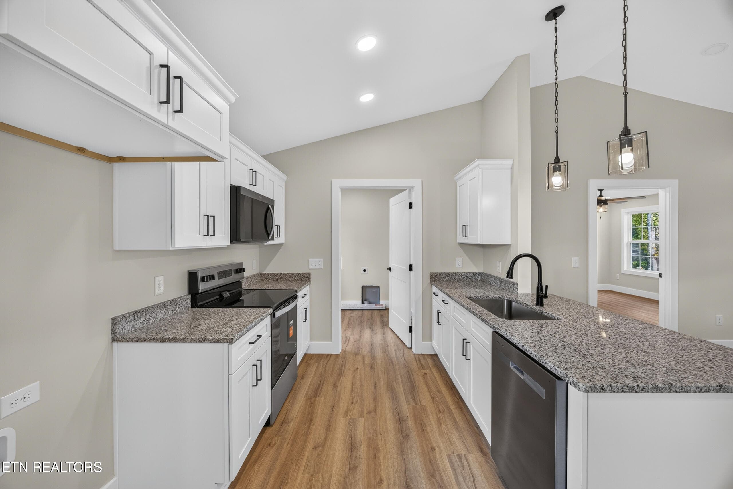 013_8N5A1509 - 997 Hutchins Bend Rd, Sparta, TN 38583