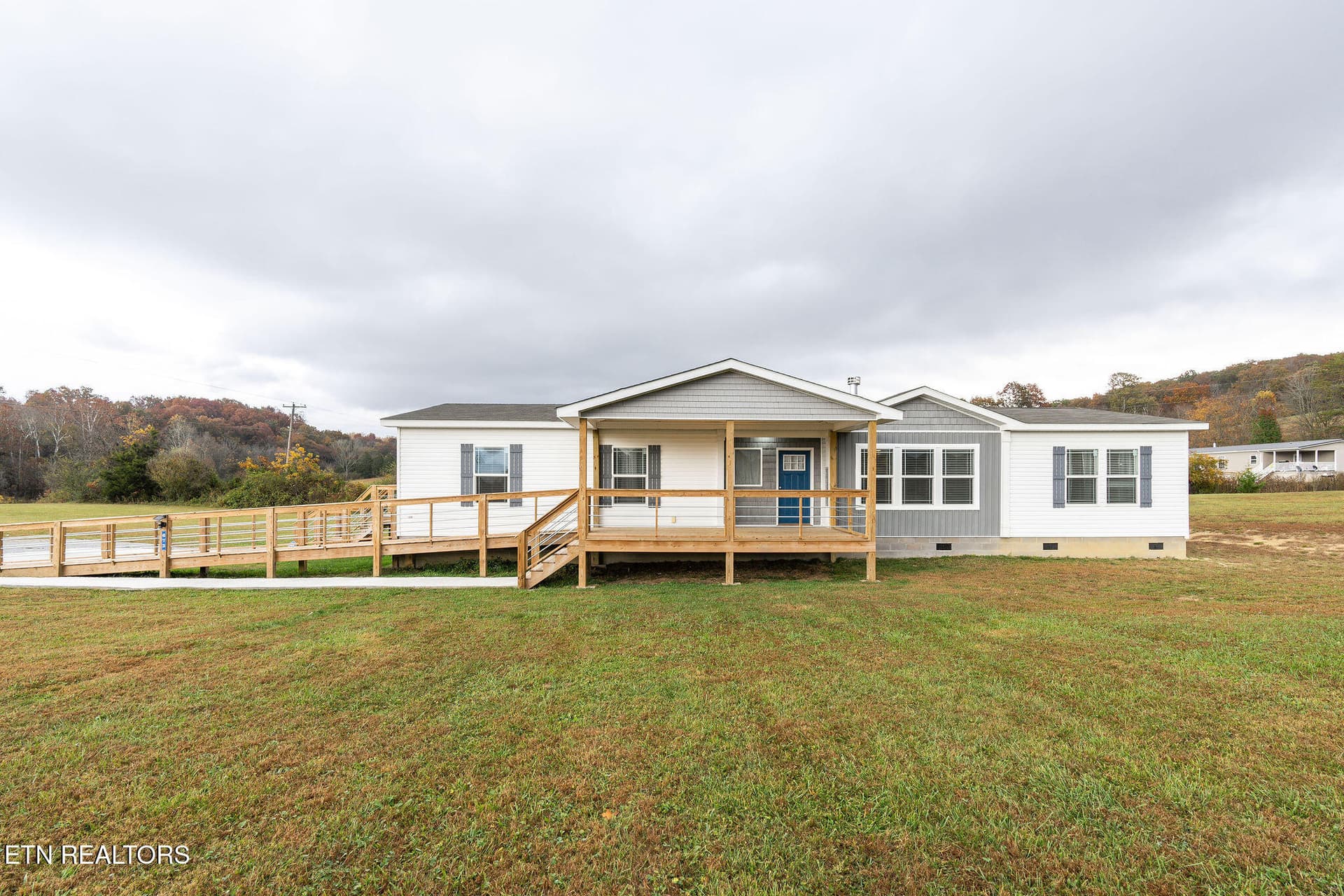 673 Aaron Davis Rd, Speedwell, TN 37870