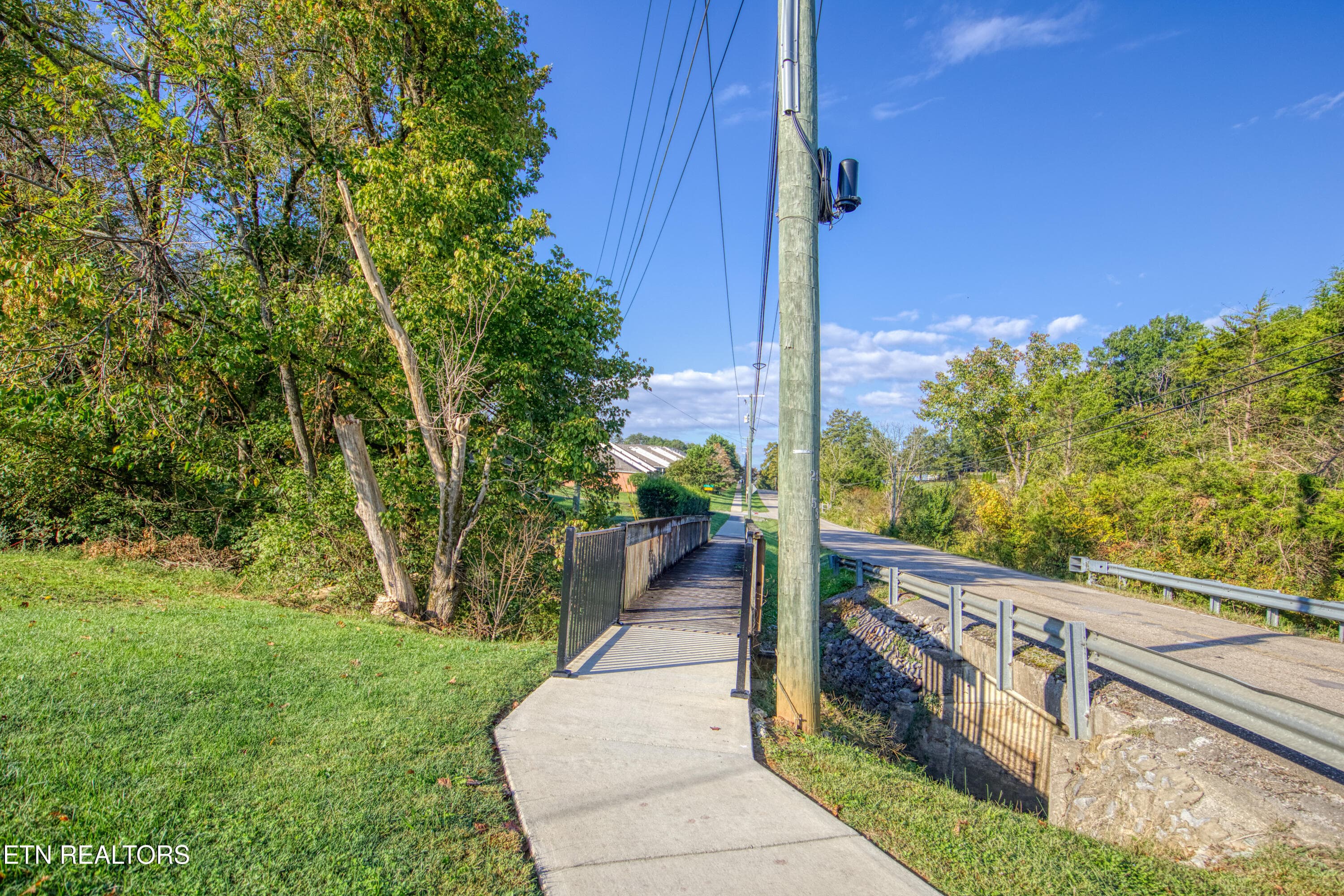 sidewalk - 9134 Strawberry Plains Pike, Knoxville, TN 37924, Knoxville