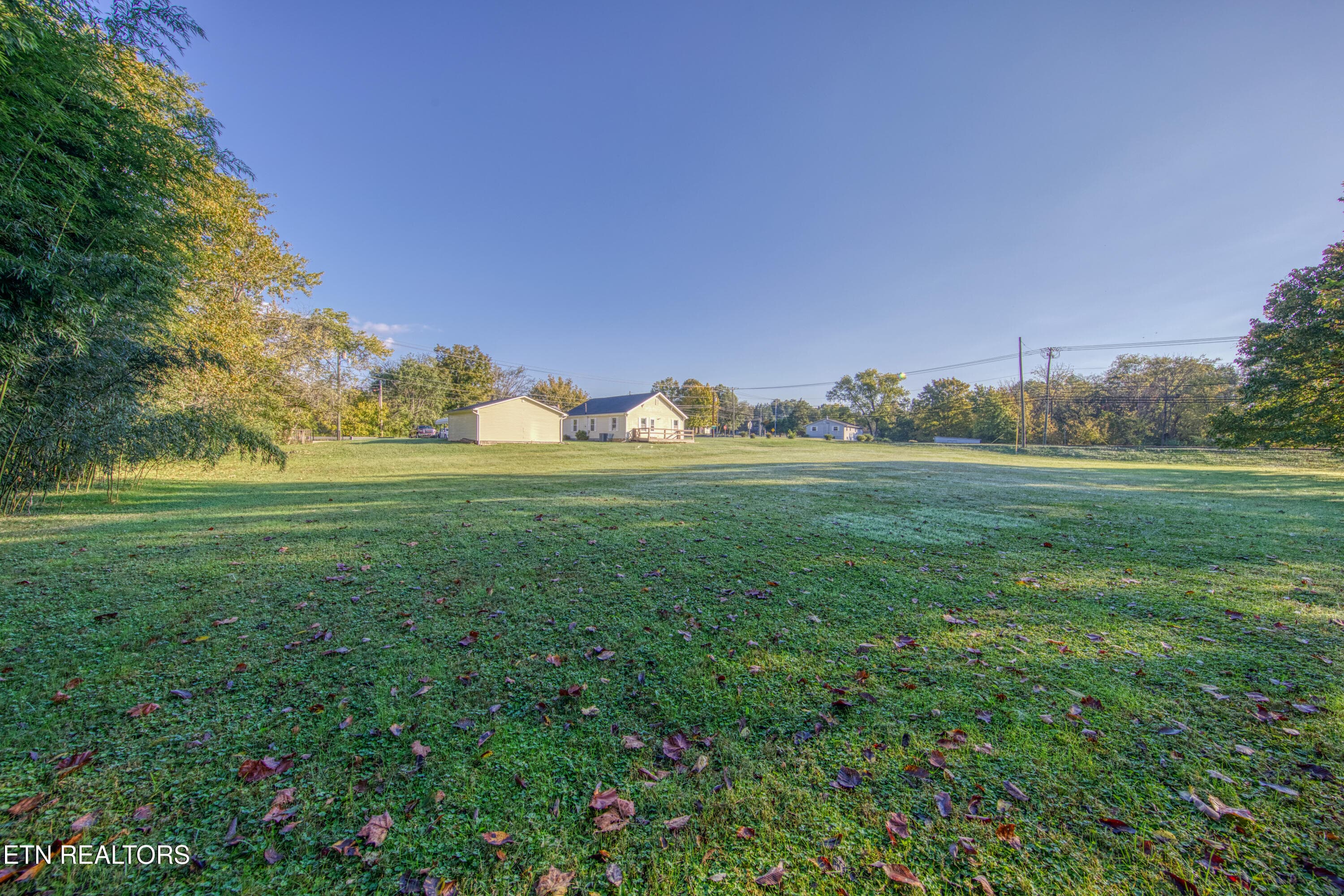 yard - 9134 Strawberry Plains Pike, Knoxville, TN 37924, Knoxville