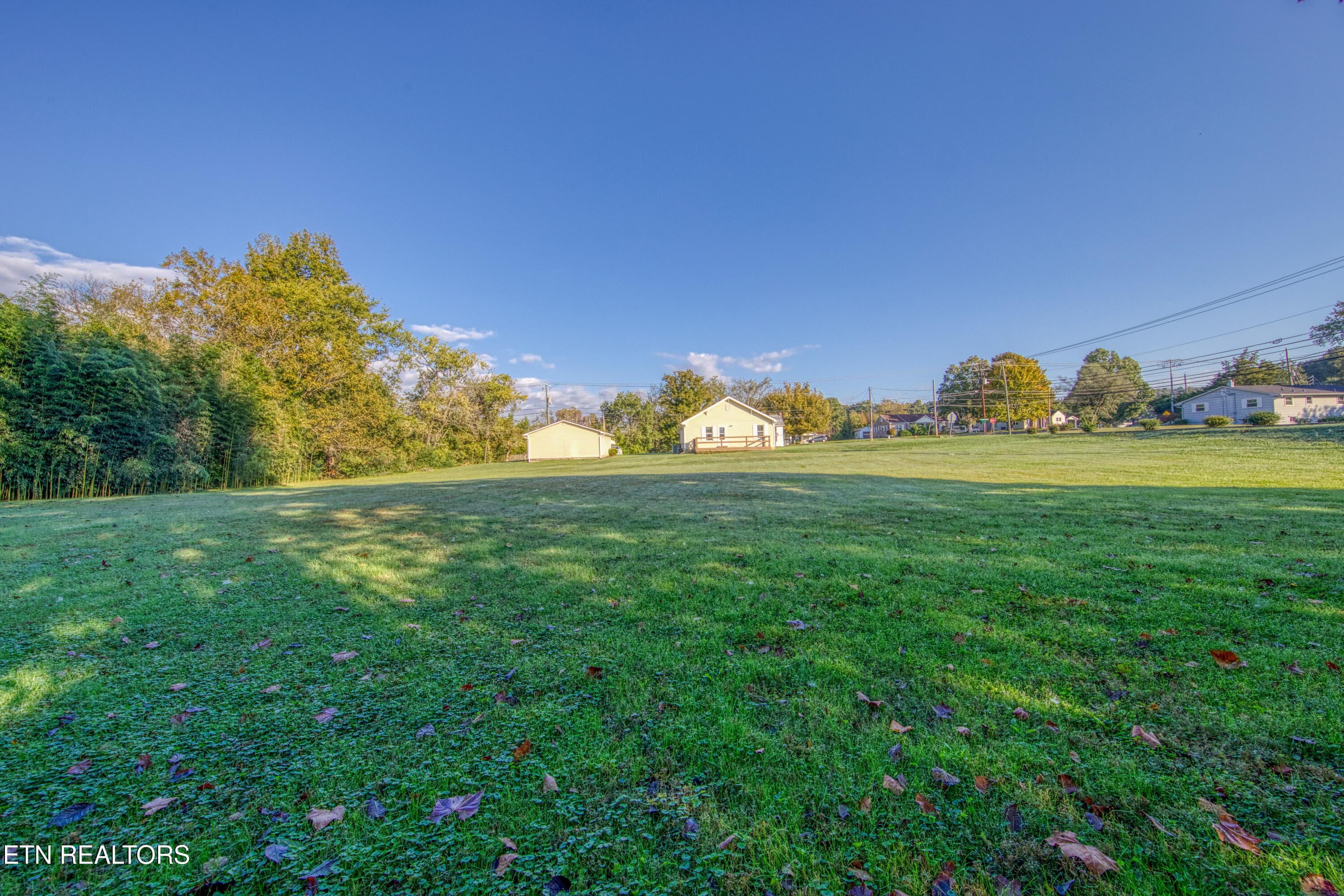 yard - 9134 Strawberry Plains Pike, Knoxville, TN 37924, Knoxville