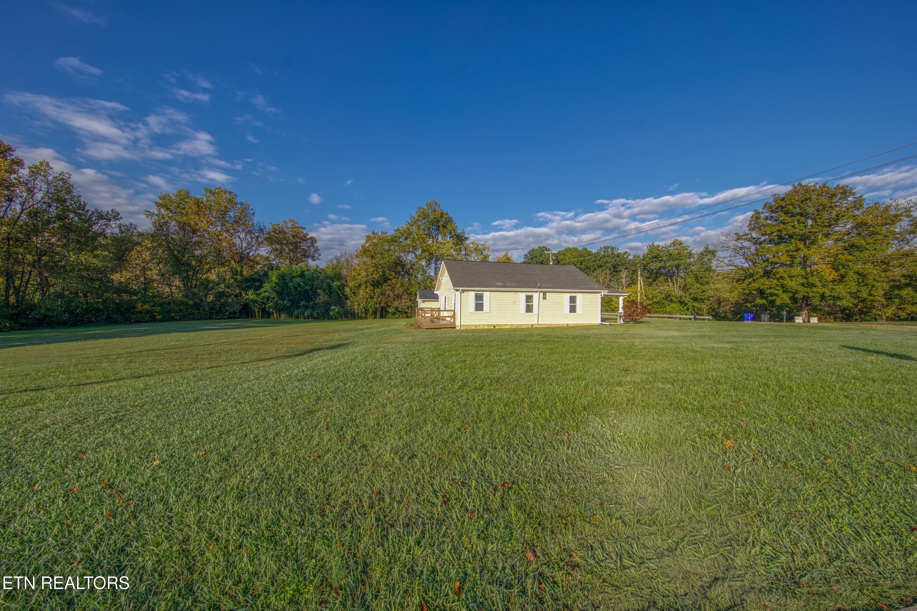 yard - 9134 Strawberry Plains Pike, Knoxville, TN 37924, Knoxville