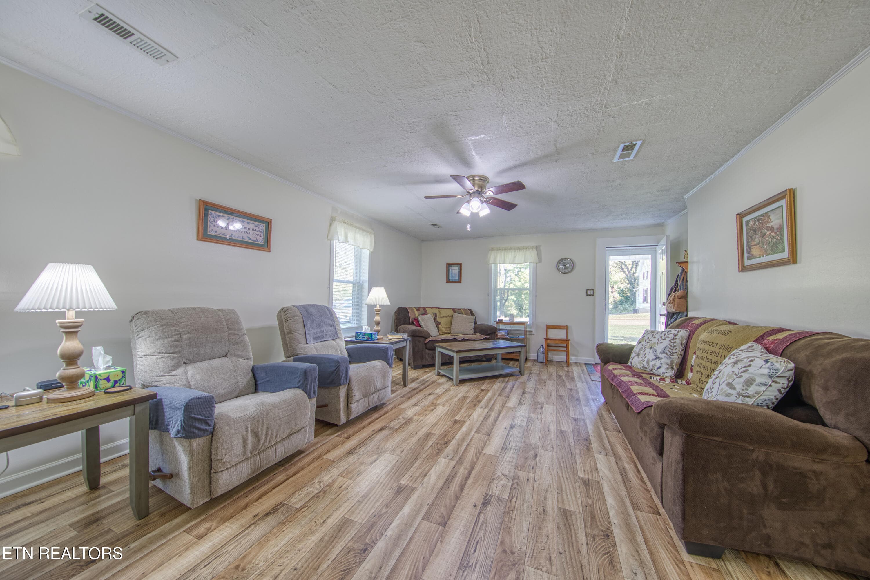 livingroom - 9134 Strawberry Plains Pike, Knoxville, TN 37924, Knoxville