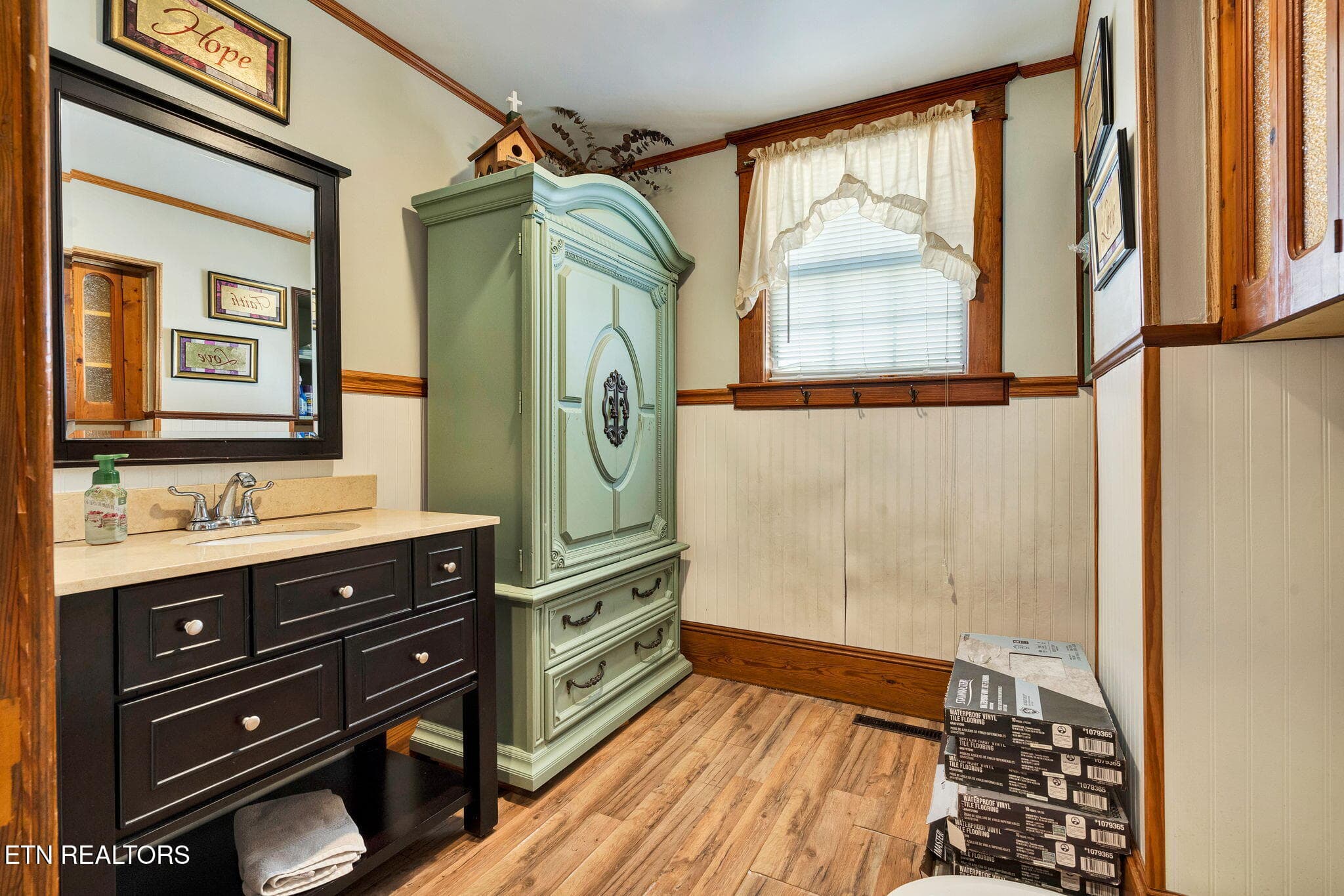 29-web-or-mls-DSC06781 - 900 Georgia Ave, Etowah, TN 37331