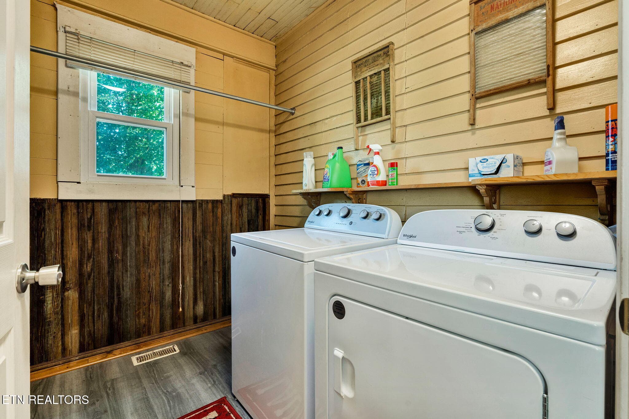 34-web-or-mls-DSC06816 - 900 Georgia Ave, Etowah, TN 37331