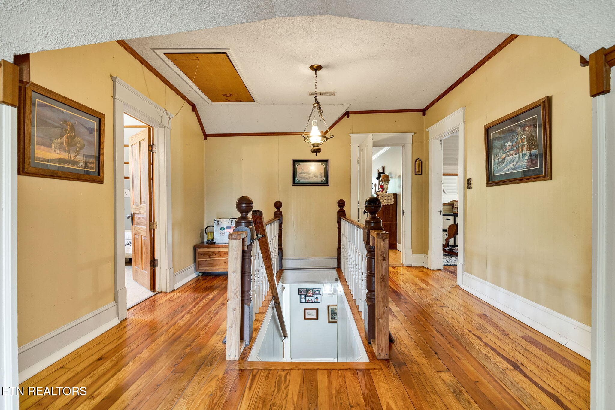 35-web-or-mls-DSC06821 - 900 Georgia Ave, Etowah, TN 37331