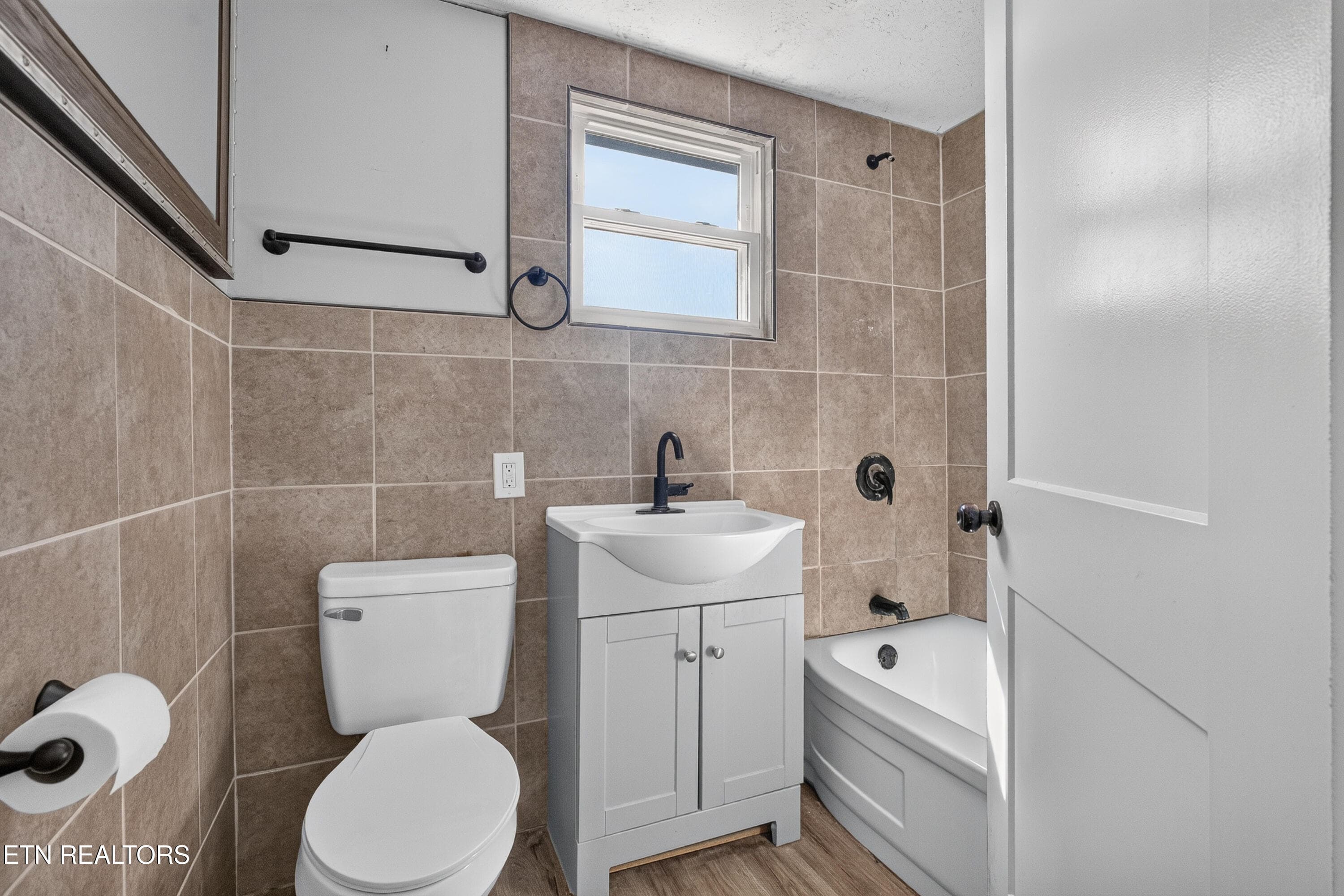 LB1A2722 - 929 Maryville Pike, Knoxville, TN 37920