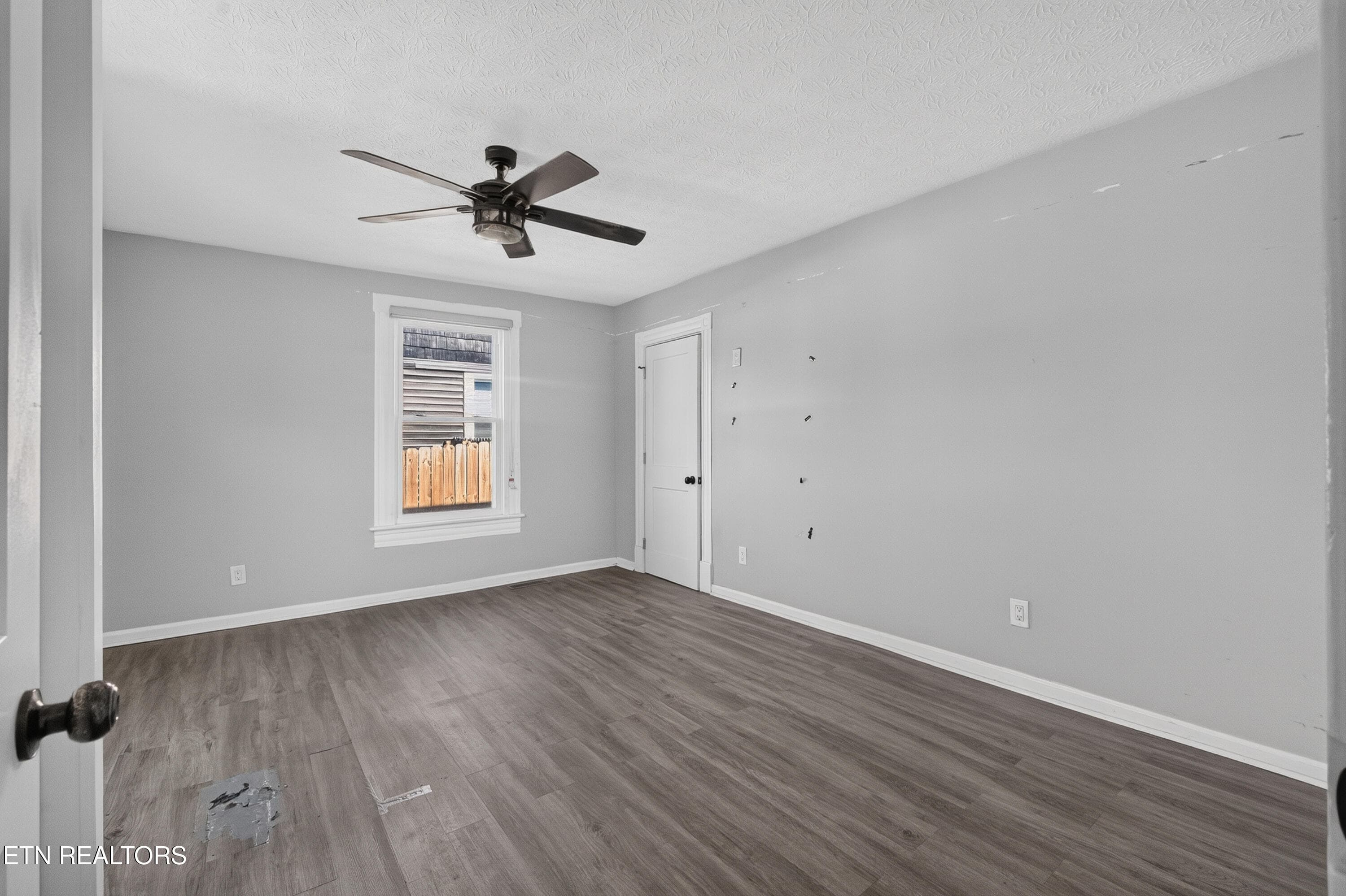 LB1A2732 - 929 Maryville Pike, Knoxville, TN 37920
