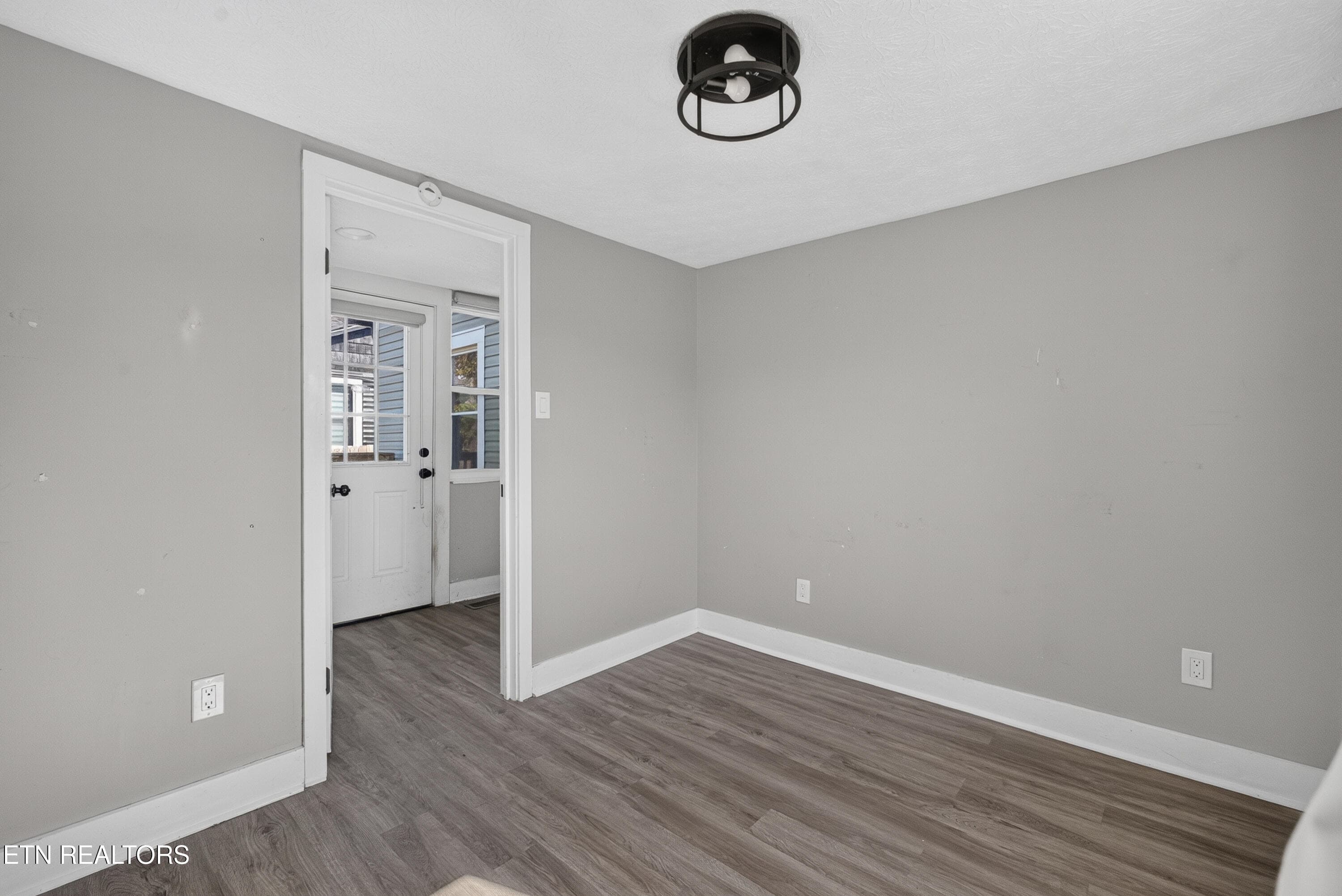 LB1A2750 - 929 Maryville Pike, Knoxville, TN 37920