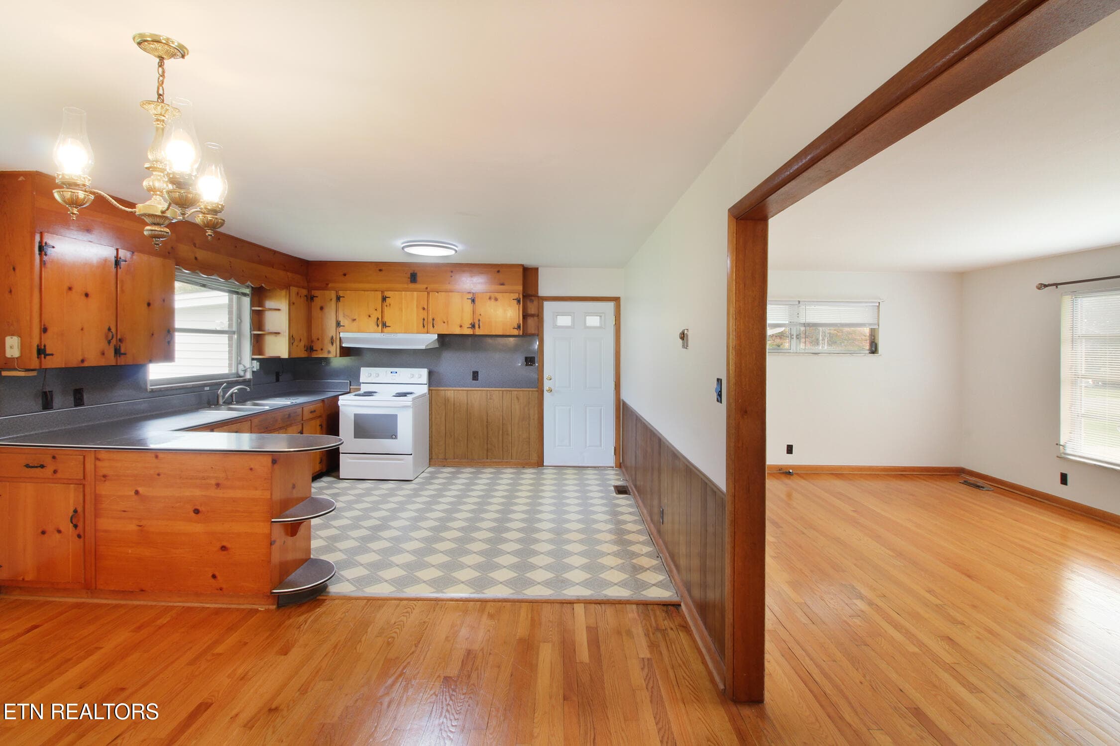 KItchen - 219 Madora Drive, Powell, TN 37849