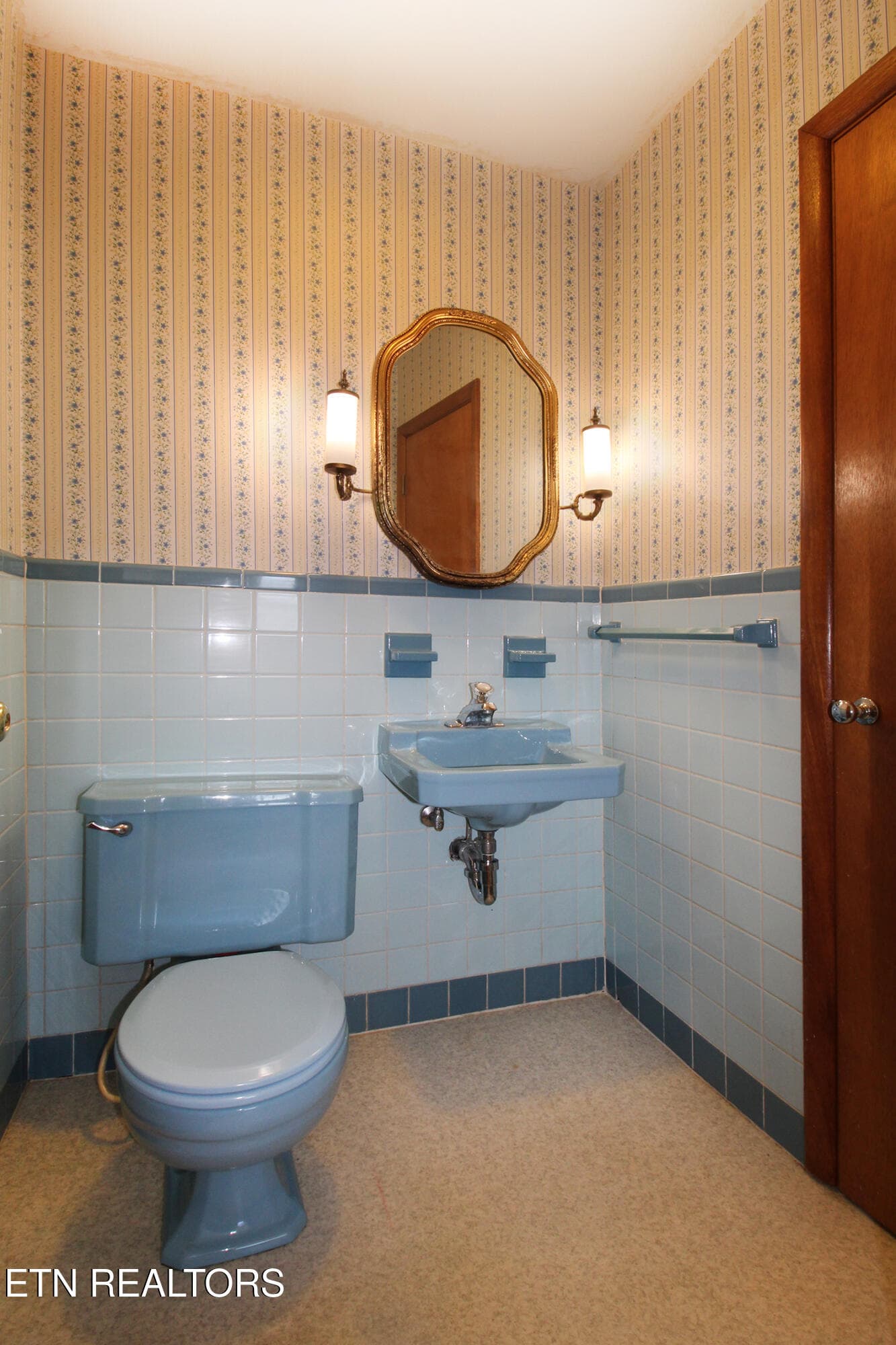 Master Bathroom - 219 Madora Drive, Powell, TN 37849