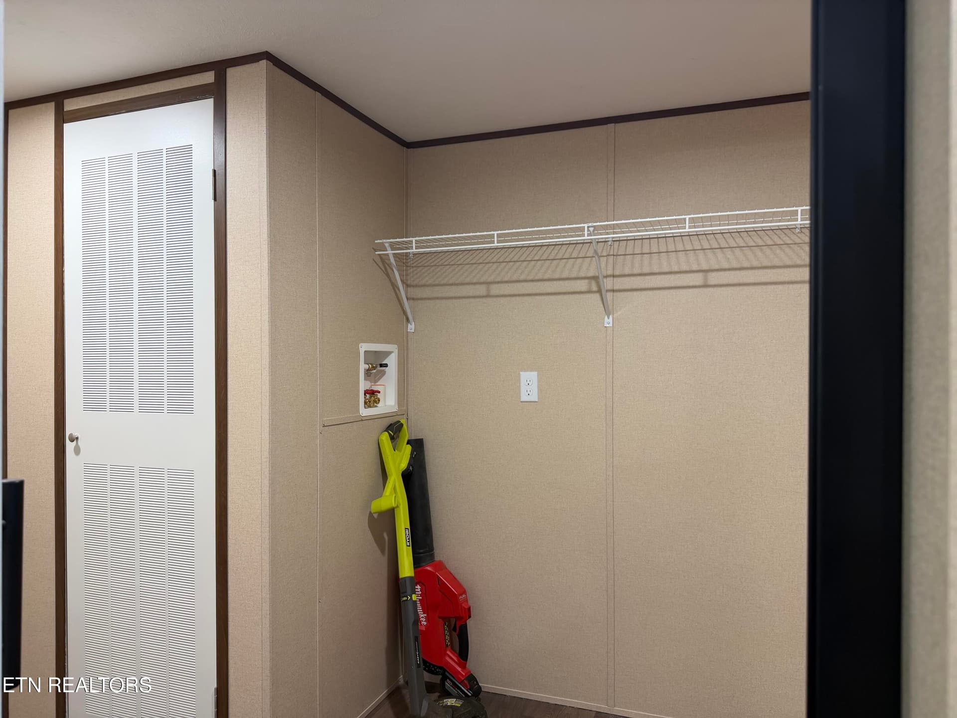 Laundry and Pantry - 19185 Martel Rd, Lenoir City, TN 37772