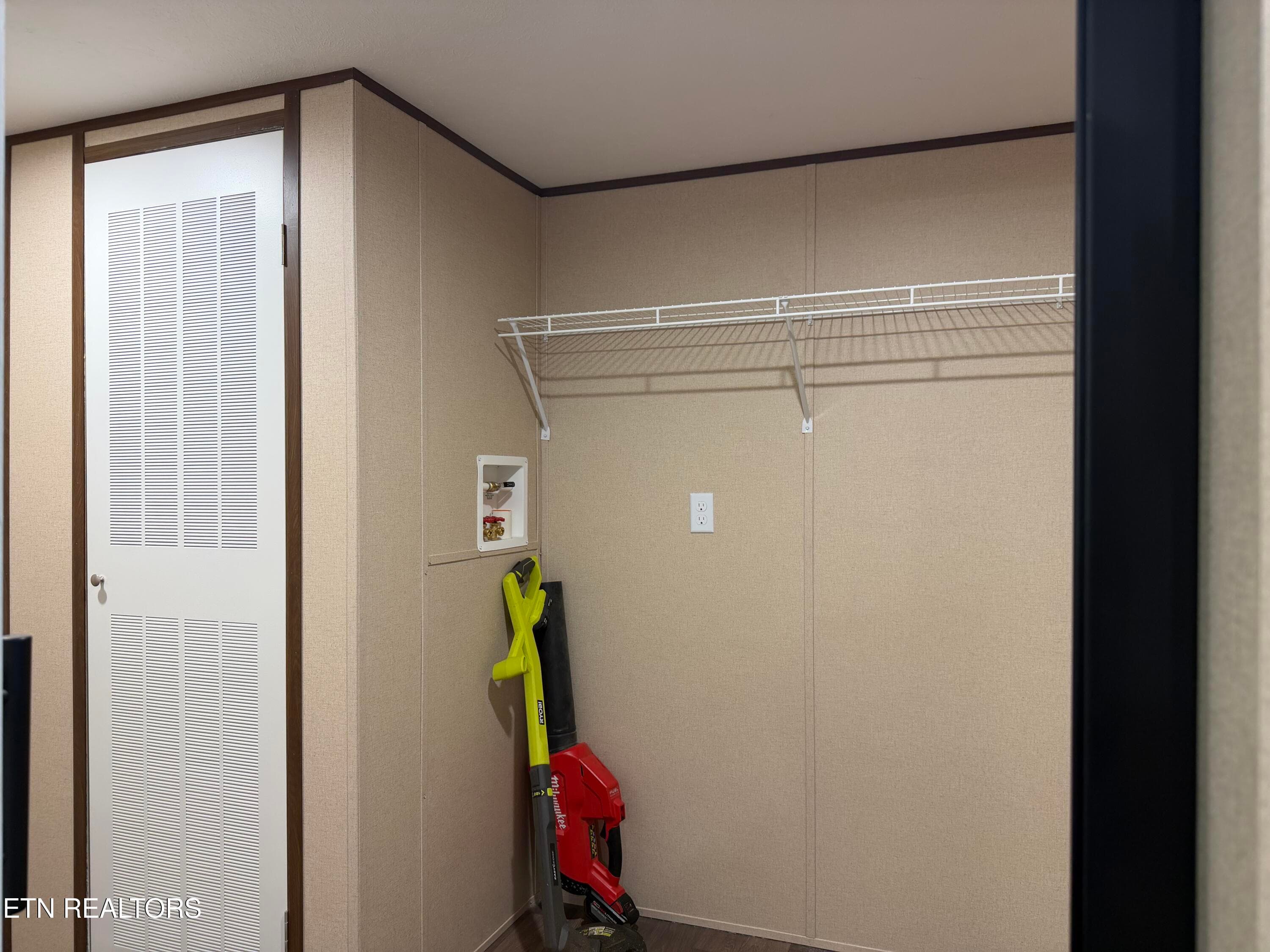 Laundry and Pantry - 19185 Martel Rd, Lenoir City, TN 37772, Lenoir City