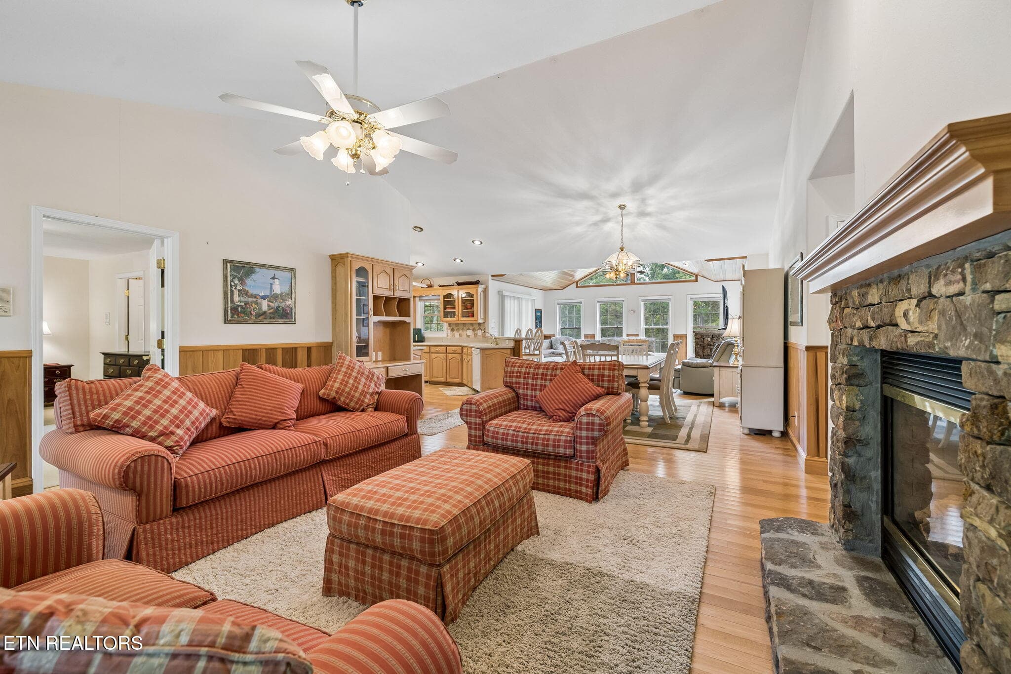 Living Room - 5075 Eastland Rd, Sparta, TN 38583, Sparta