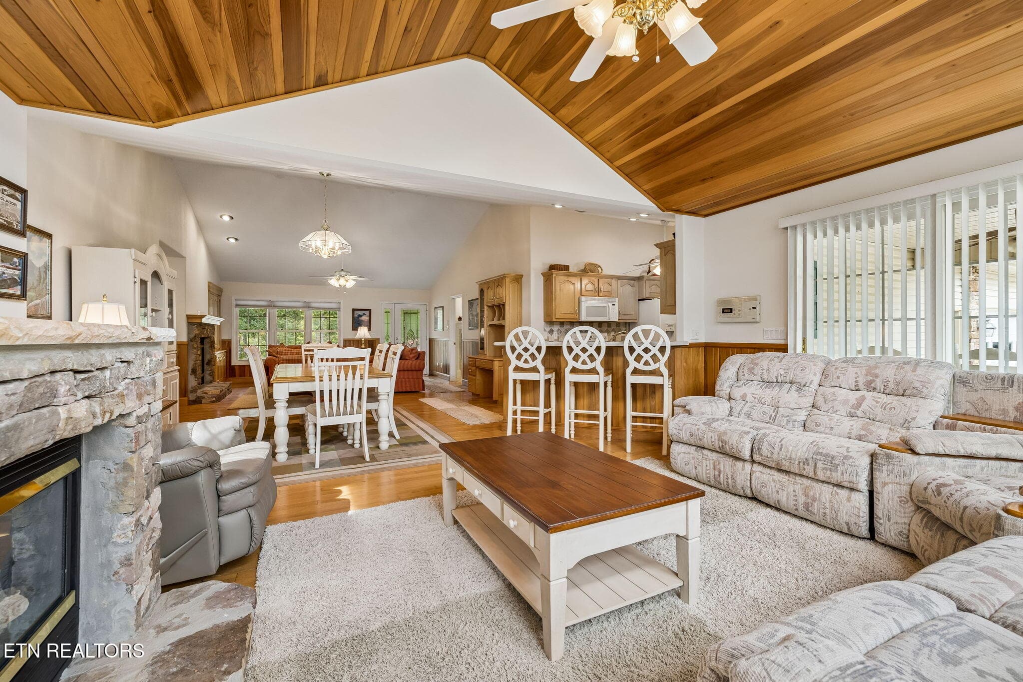 Den - 5075 Eastland Rd, Sparta, TN 38583, Sparta