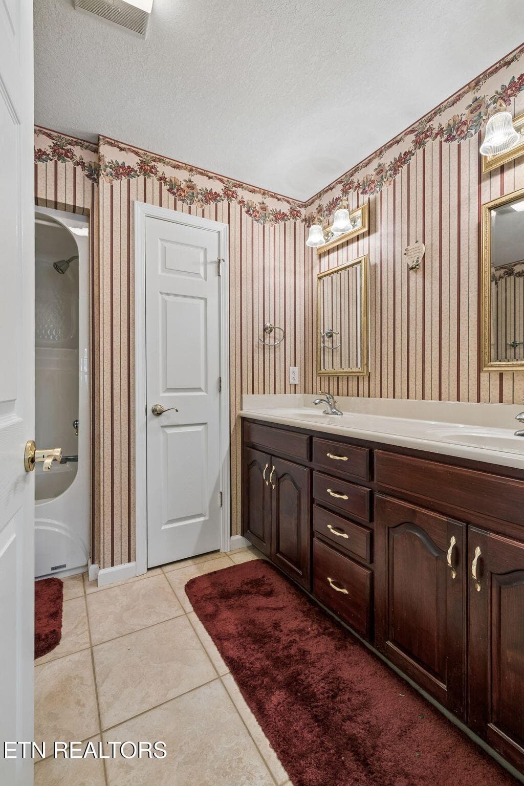 Master Bath - 5075 Eastland Rd, Sparta, TN 38583, Sparta