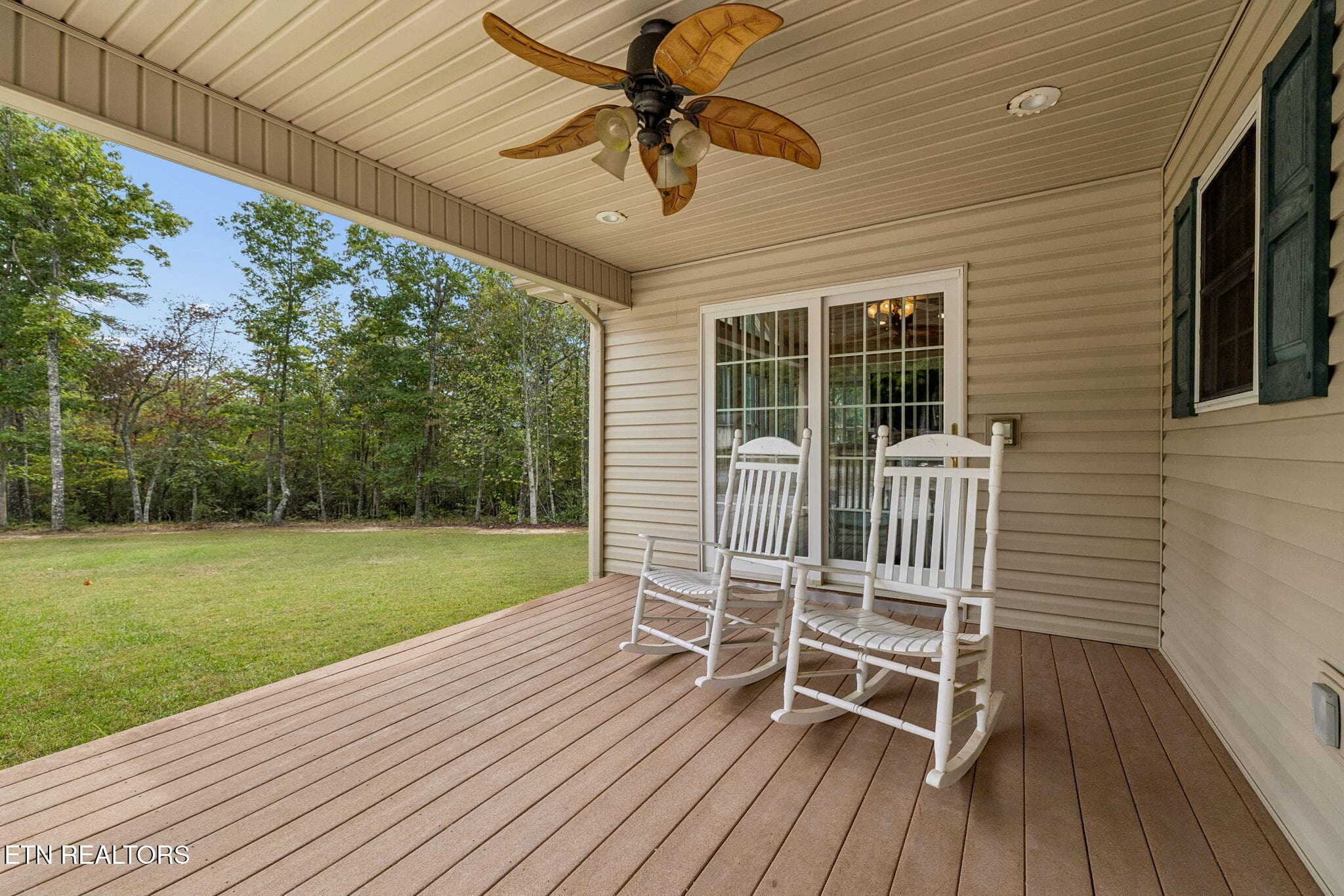 Porch - 5075 Eastland Rd, Sparta, TN 38583, Sparta