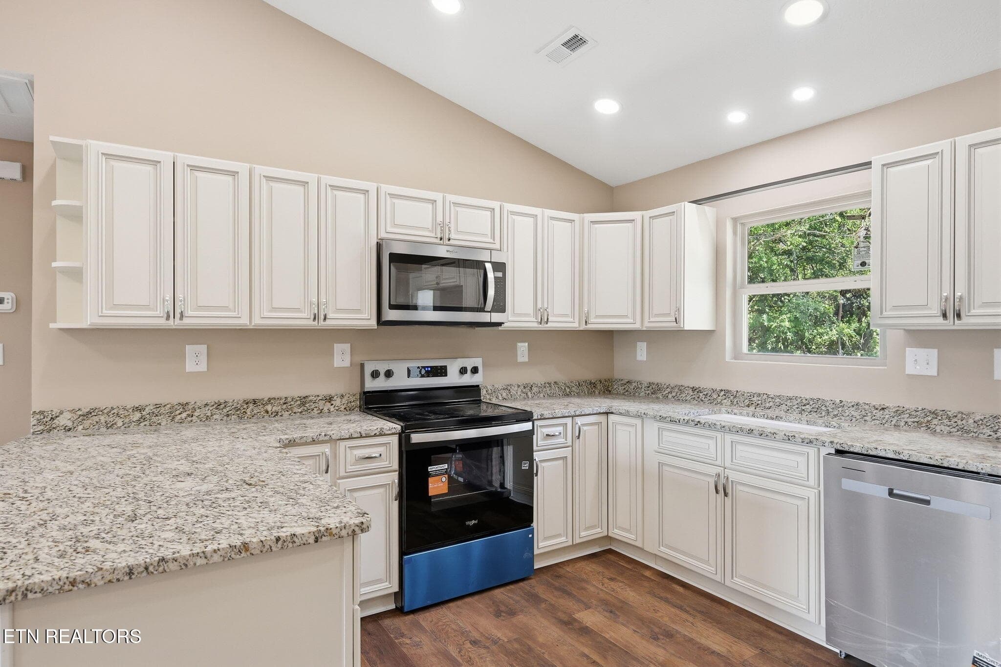 4-web-or-mls-004_305SFowler (1) - 305A S Fowler St, Clinton, TN 37716
