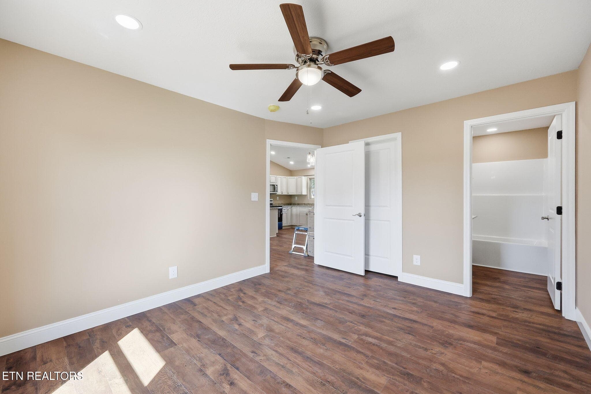 10-web-or-mls-010_305SFowler (1) - 305A S Fowler St, Clinton, TN 37716