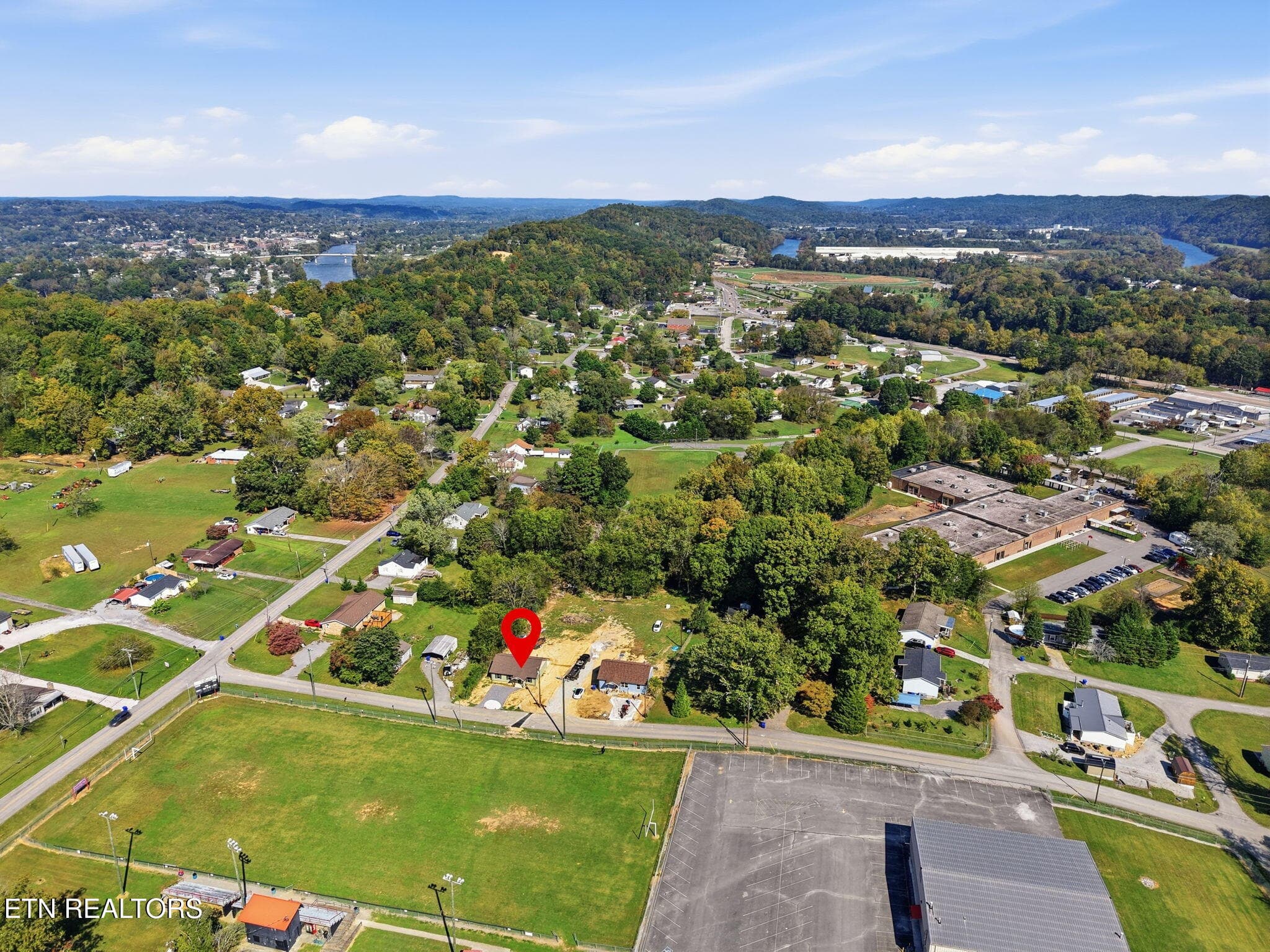 24-web-or-mls-024_305SFowler - 305A S Fowler St, Clinton, TN 37716
